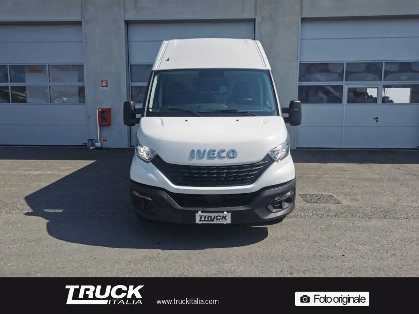 Iveco Daily V 35.16 2022 - Daily 35 S16 3000 cab. LD Bílá - 1