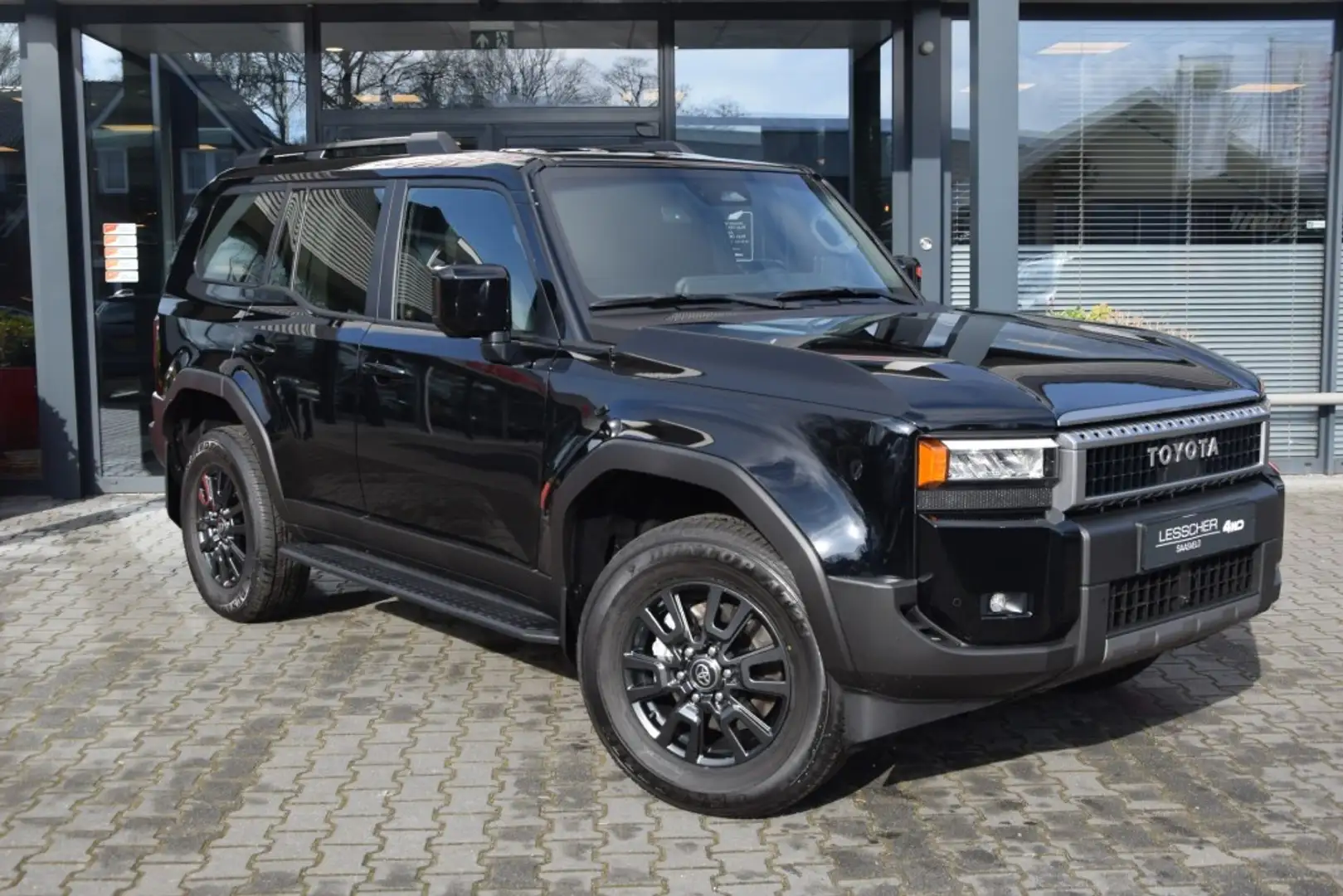 Toyota Land Cruiser 2.8 D-4D 5DRS TX-L A/T VAN BPM VRIJ Zwart - 1