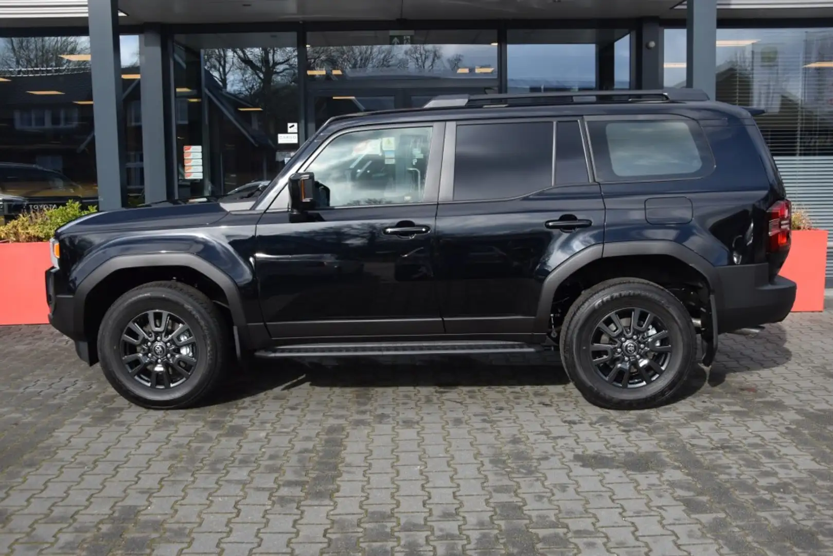 Toyota Land Cruiser 2.8 D-4D 5DRS TX-L A/T VAN BPM VRIJ Zwart - 2