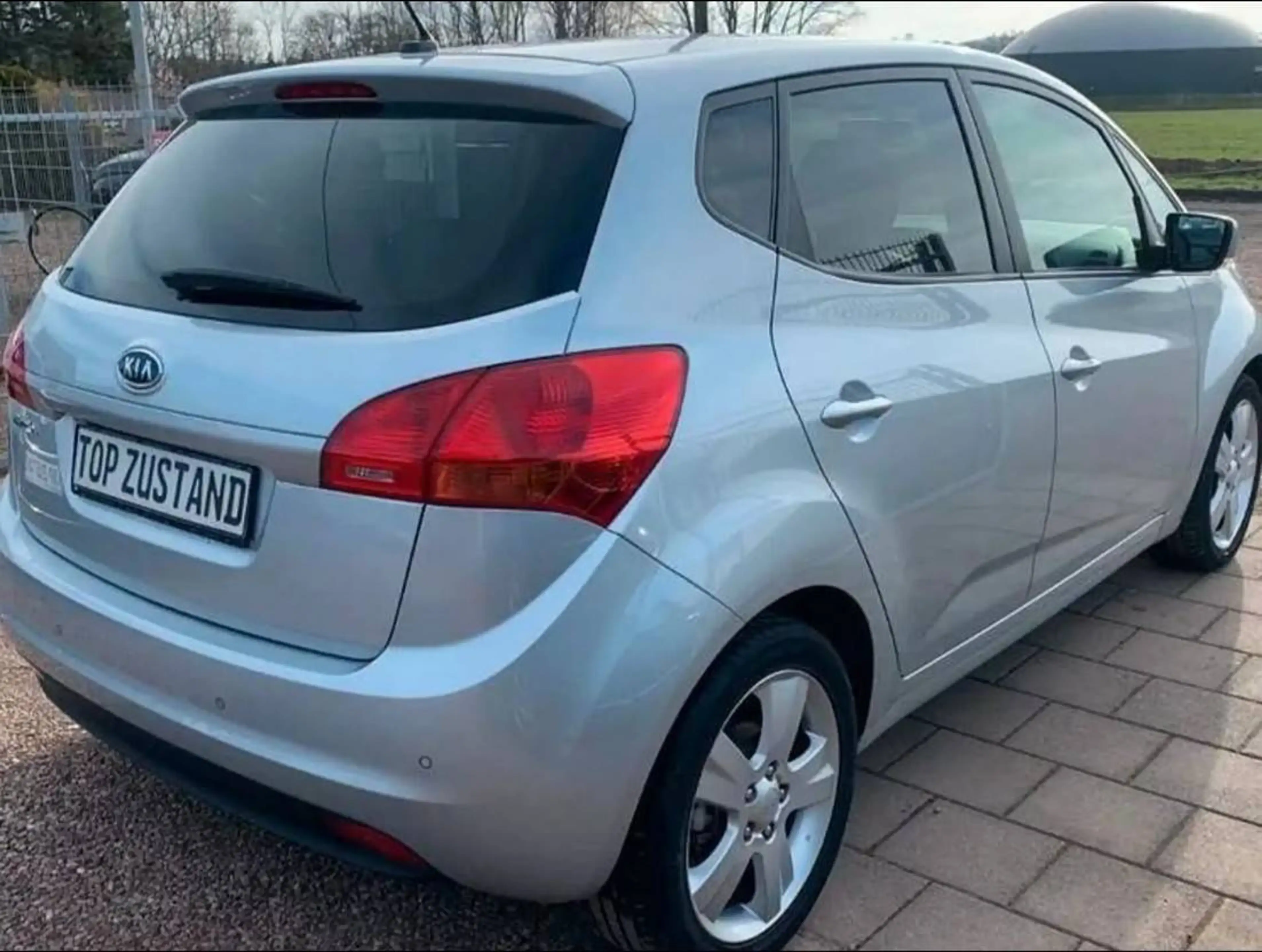Kia Venga 1.6 CVVT Automatik,Kamera,PDC,Klimaauto,TÜV neu — photo 5