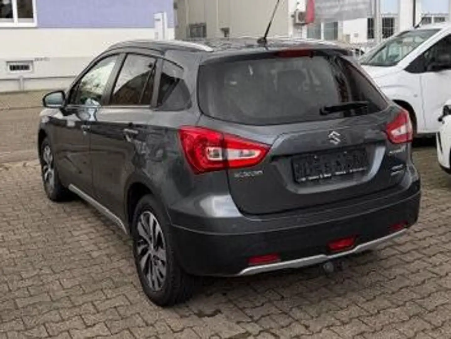 Suzuki SX4 S-Cross Club 4X4 Automatic Mild-Hybrid Schwarz - 2