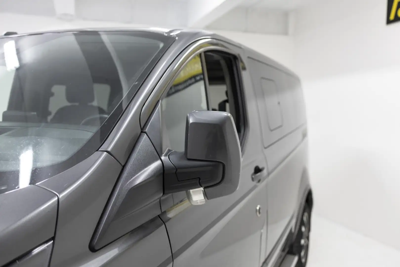 Ford Transit Custom FT 320 L1 Kombi Sport EcoBlue Hybri Gris - 2