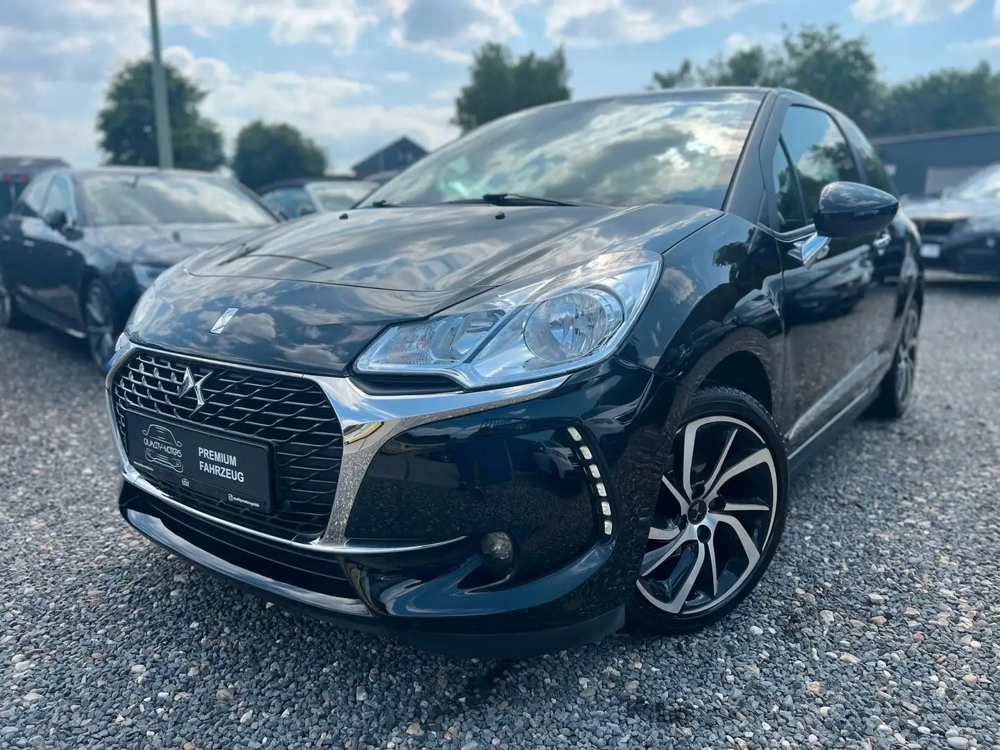 DS Automobiles DS 3 -SO CHIC-KLIMA-PDC-TEMPO-LED Negro - 1