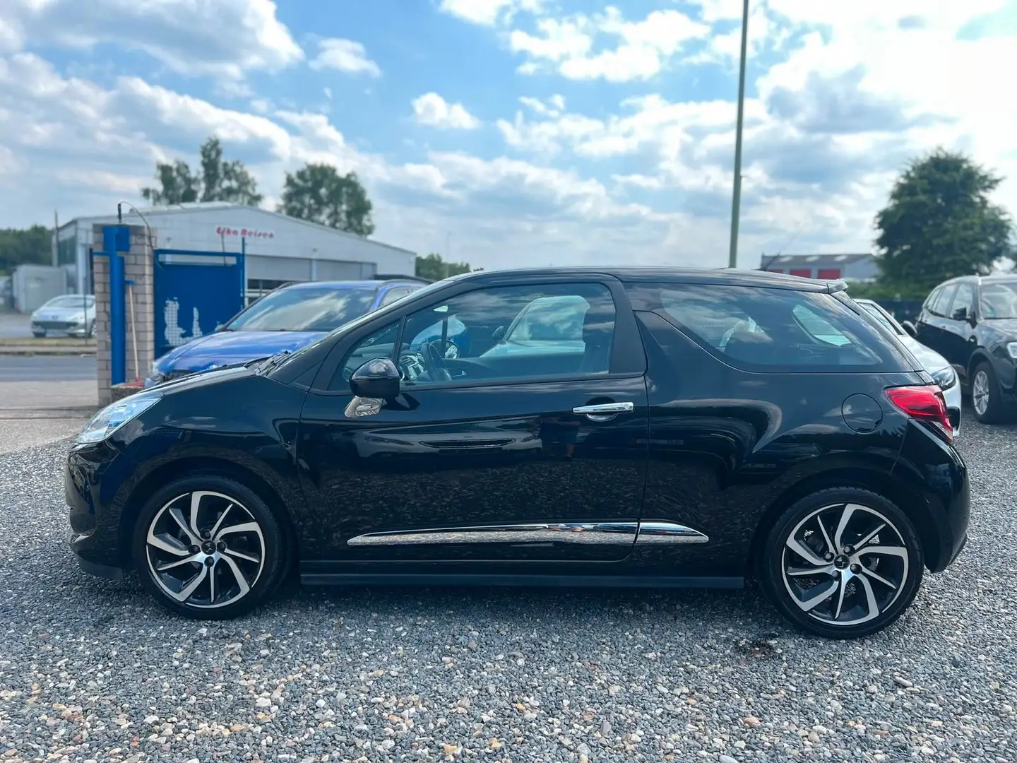 DS Automobiles DS 3 -SO CHIC-KLIMA-PDC-TEMPO-LED Negro - 2