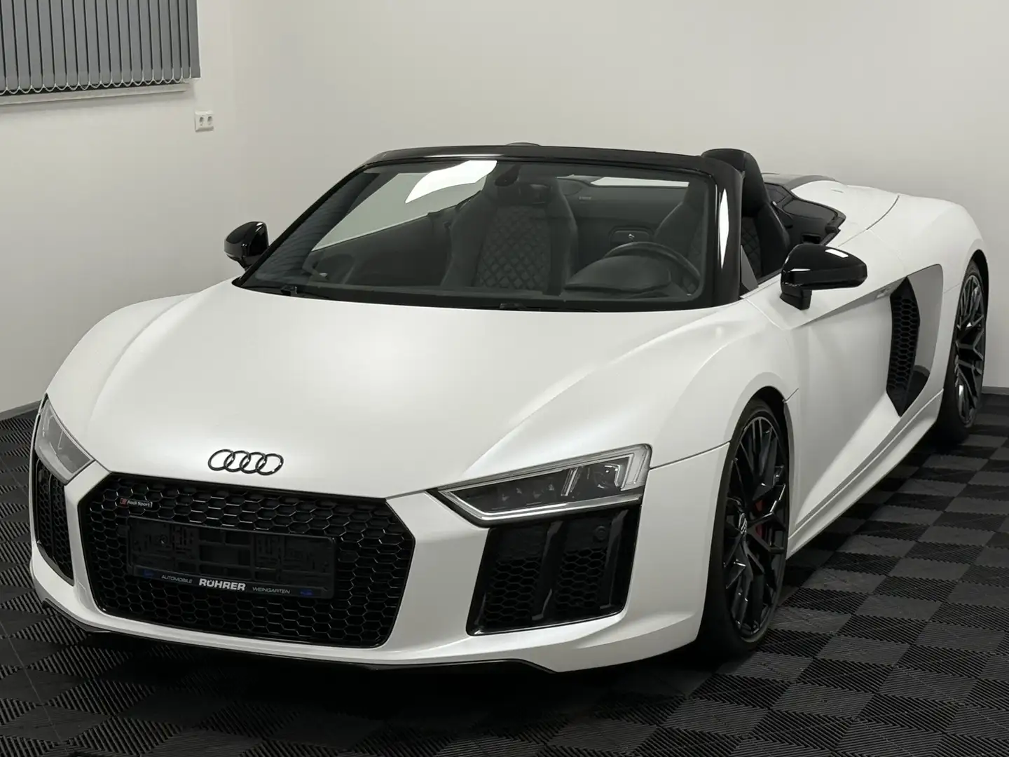 Audi R8 Spyder 5.2 FSI quattro Design-Paket Sport-AGA Weiß - 2
