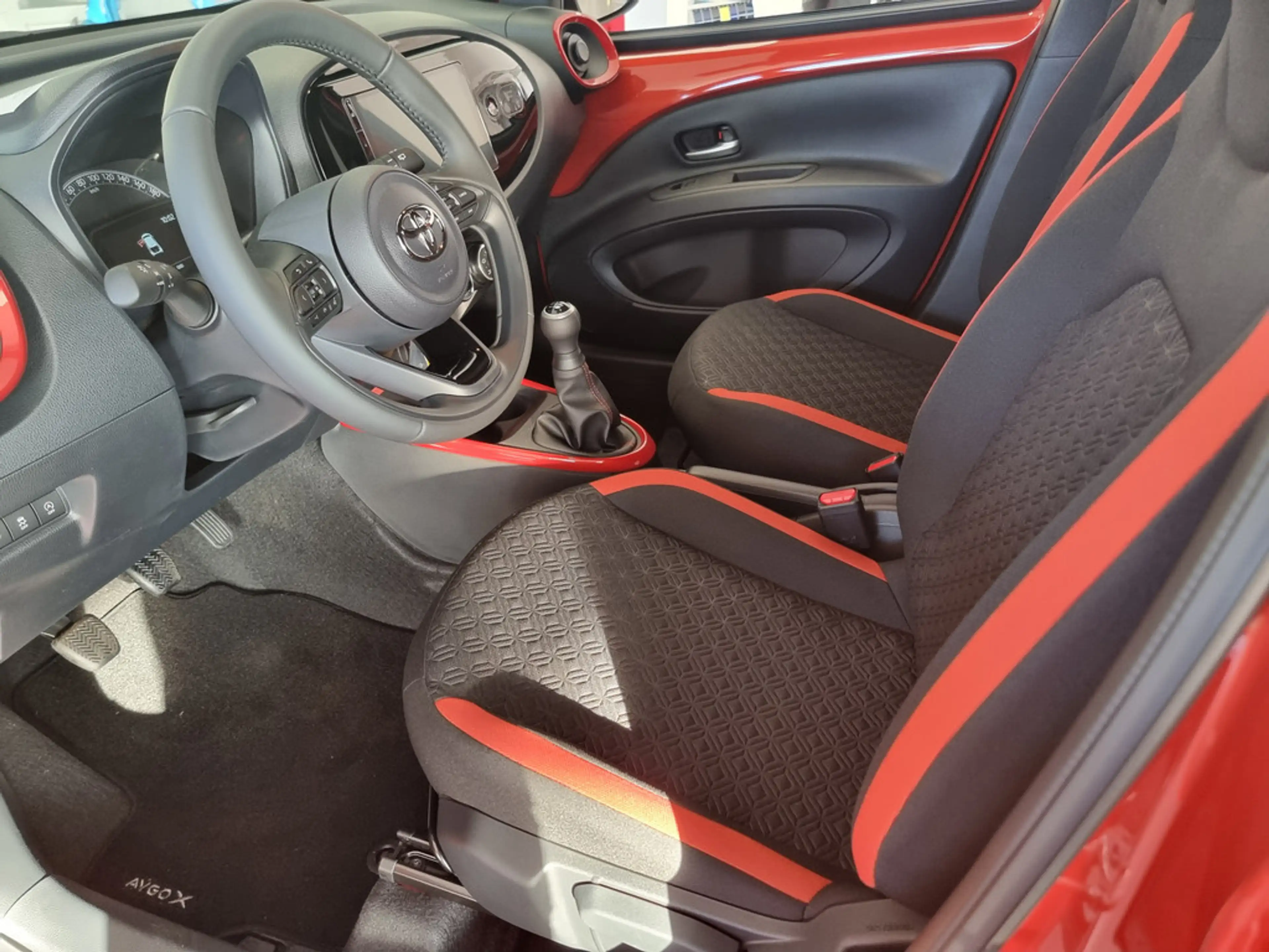 Toyota Aygo X 1.0 Team D — photo 15