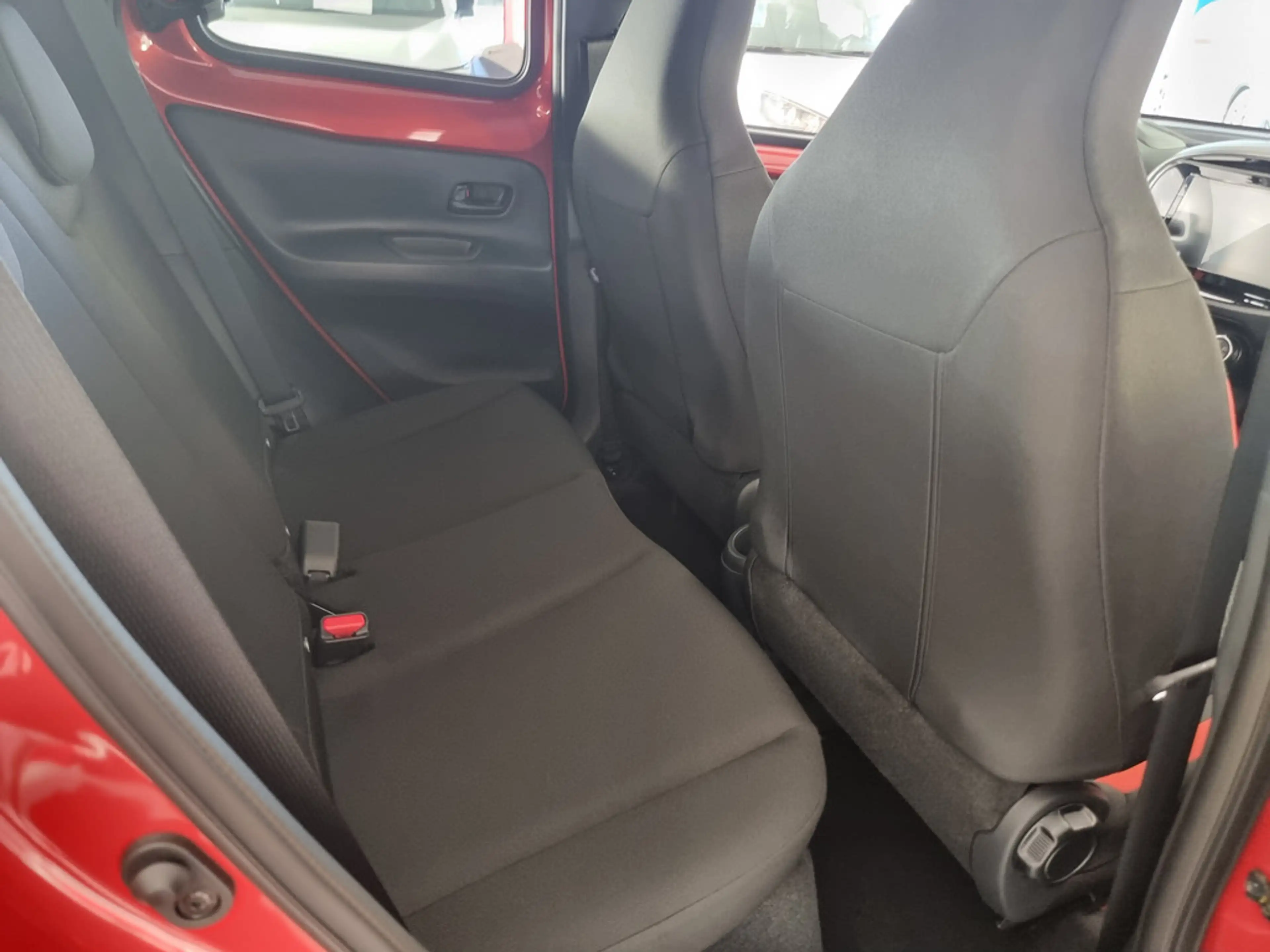 Toyota Aygo X 1.0 Team D — photo 9