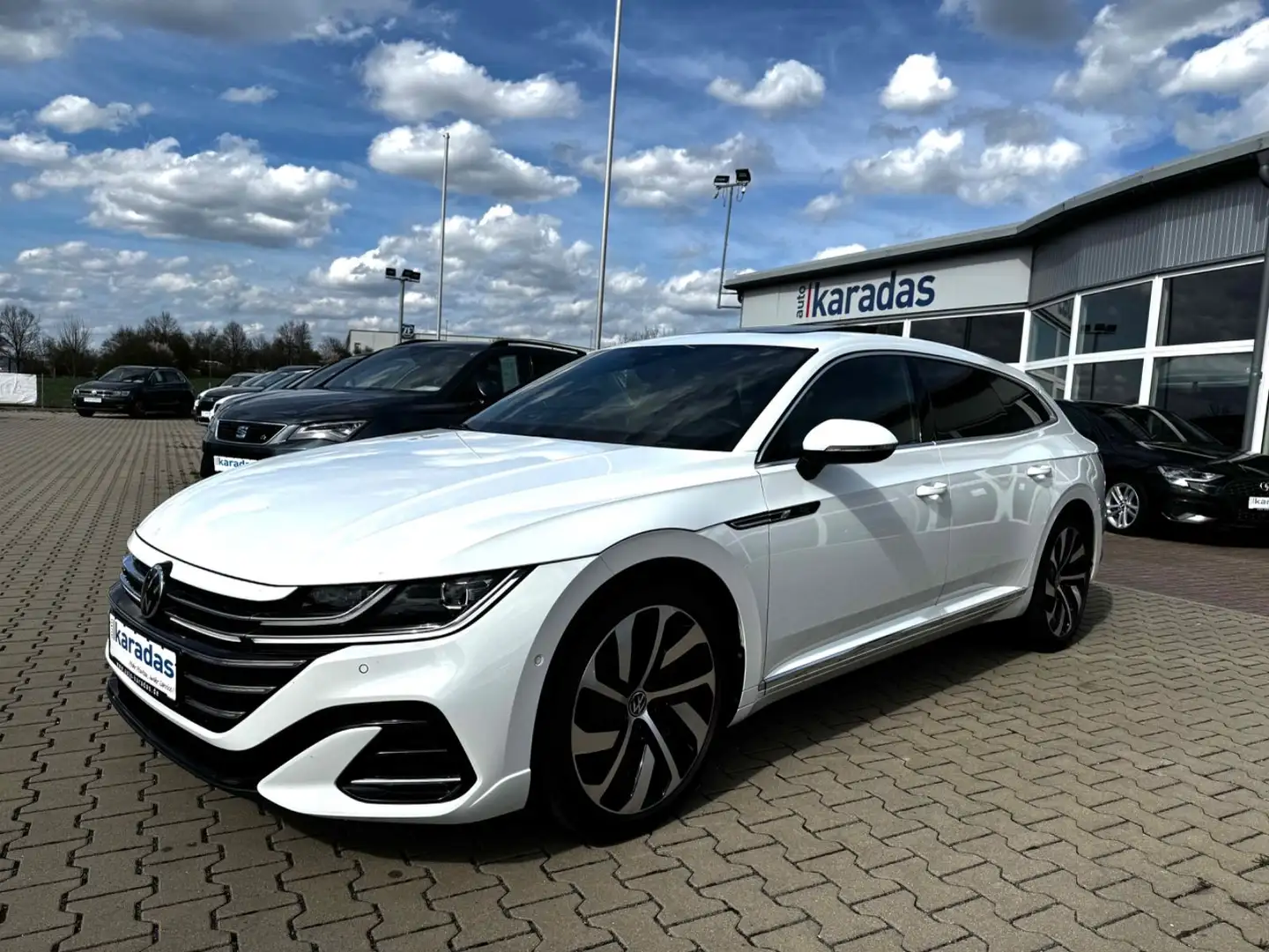 Volkswagen Arteon SB 2,0 TSI  R-Line/AUT/AHK/LED/PANO/KAM Blanc - 1