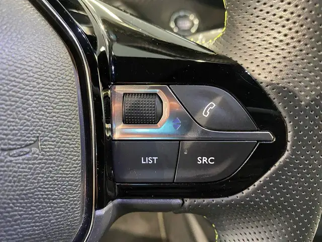 Peugeot 208 view 13