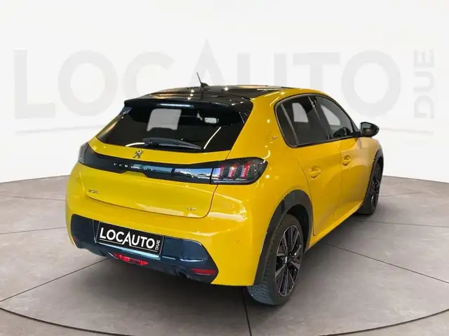 Peugeot 208 view 4