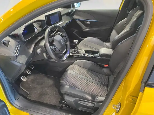Peugeot 208 view 7