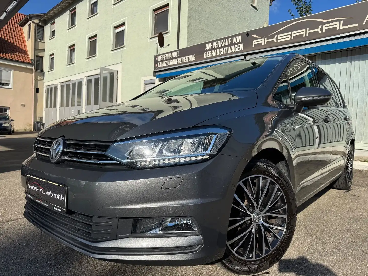 Volkswagen Touran Comfortline*DSG*LED*7 Sitzer*AHK*NAVI*PDC Grau - 1