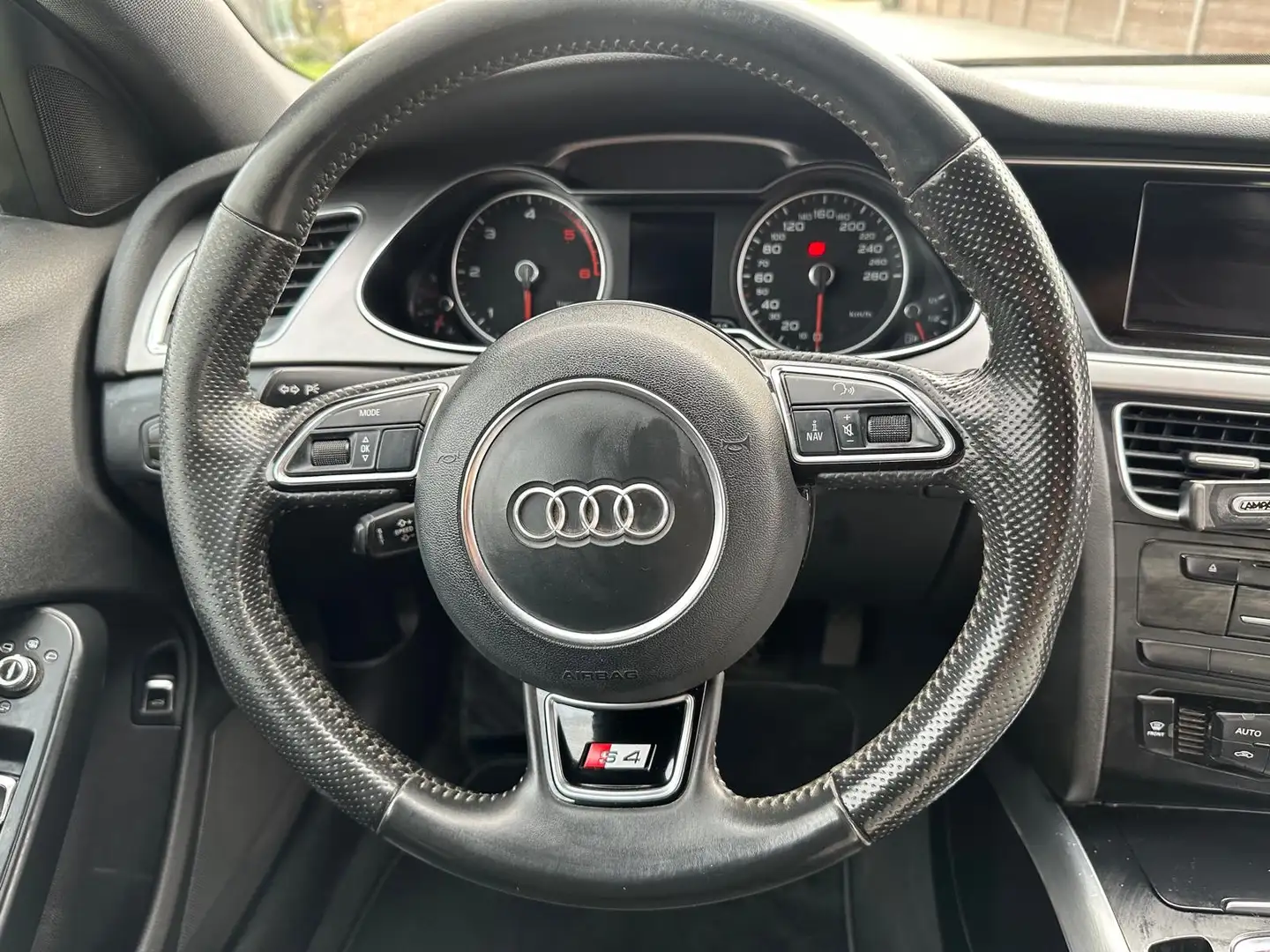 Audi A4 2.0 TDI ultra DPF Attraction S4-Look 211Pk - 2