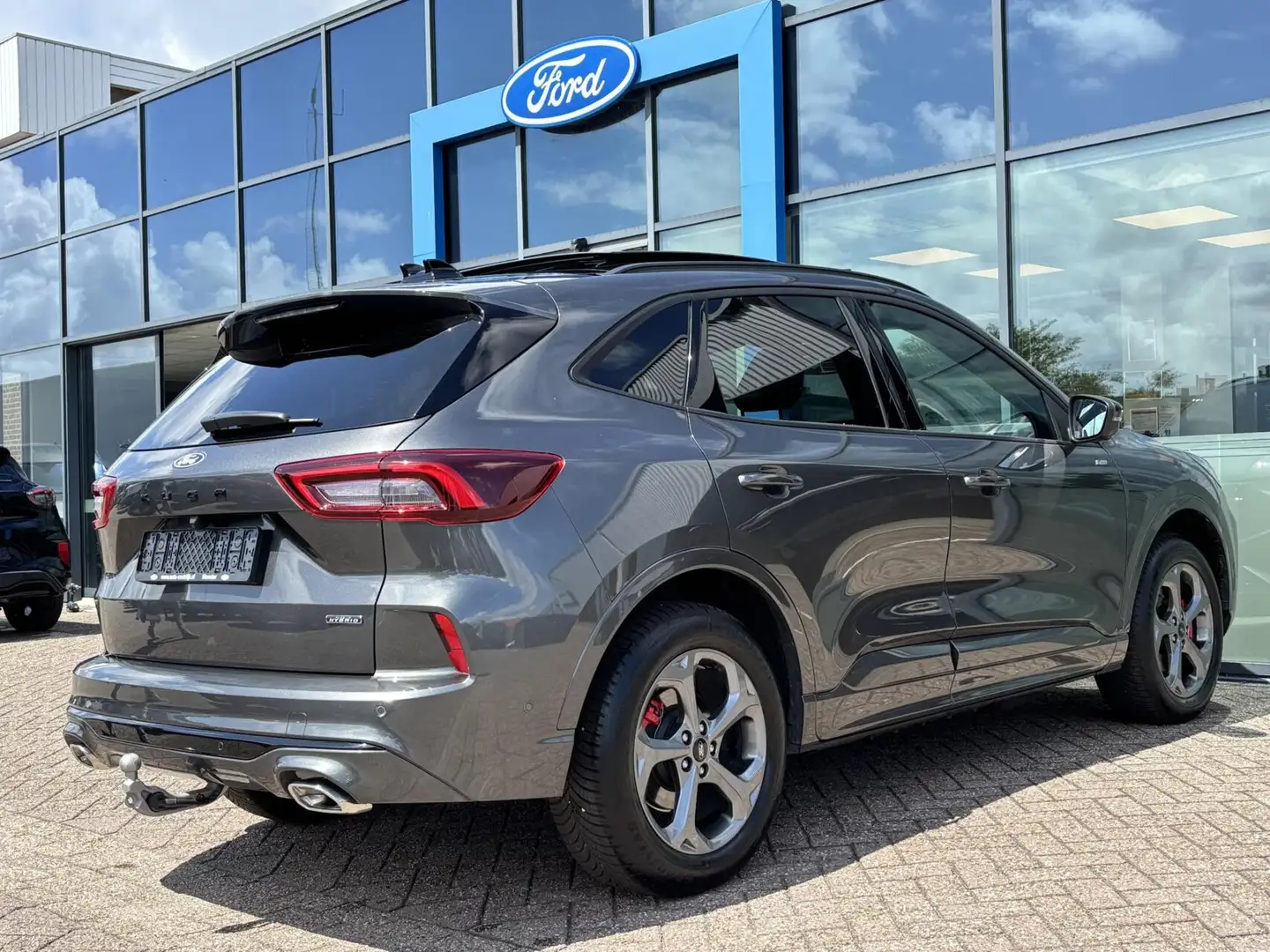Ford Kuga 2.5 PHEV ST-Line X 243PK Elek. Trekhaak Panodak AG Grijs - 2