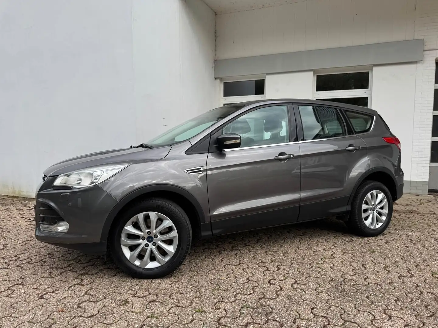 Ford Kuga 2.0 TDCi Titanium 2.Hand AHK Bluetooth Gris - 2
