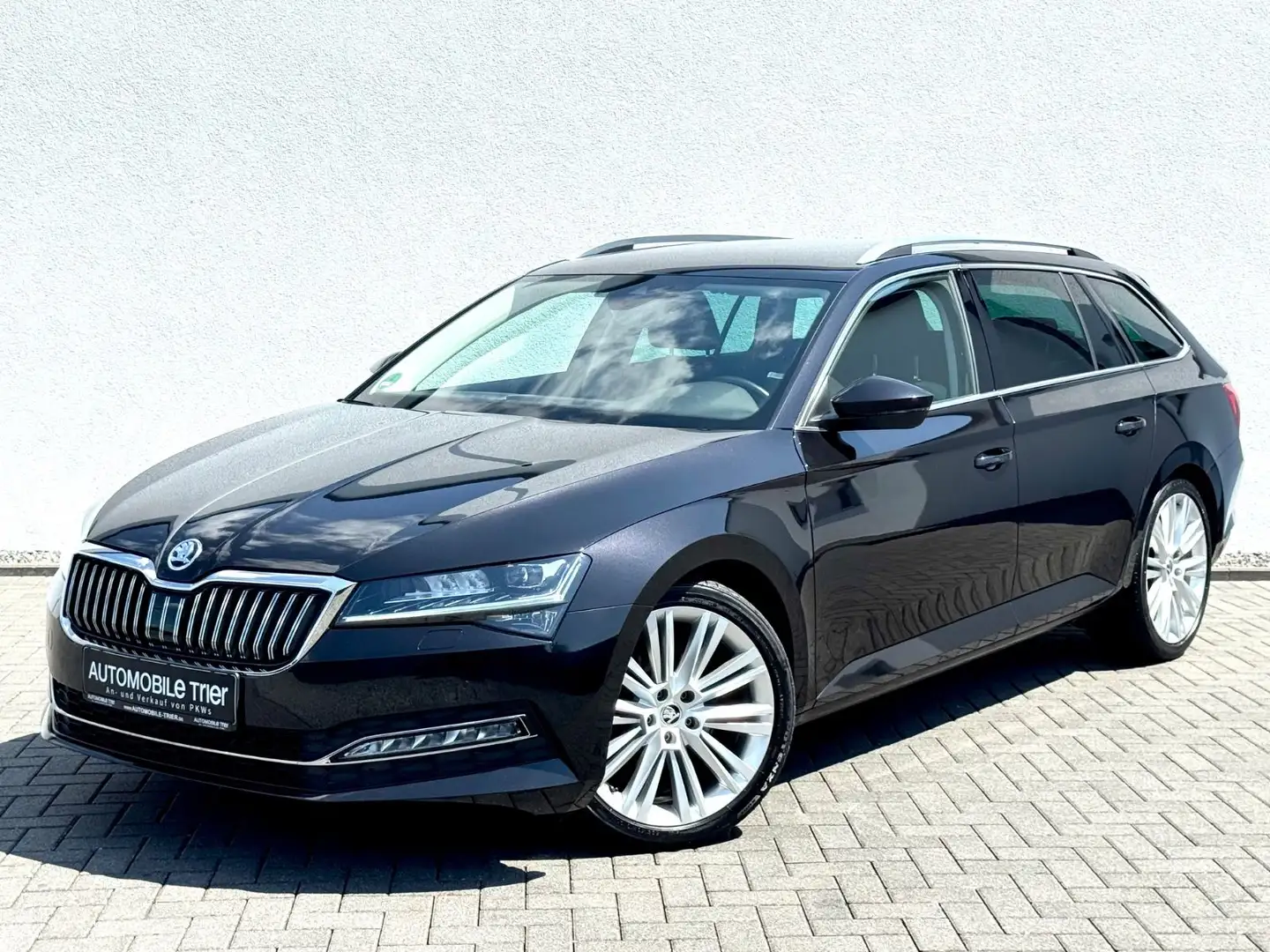 Skoda Superb Combi 2.0 TDI DSG /LED/ACC/CAM/AHK/GARANT Schwarz - 1
