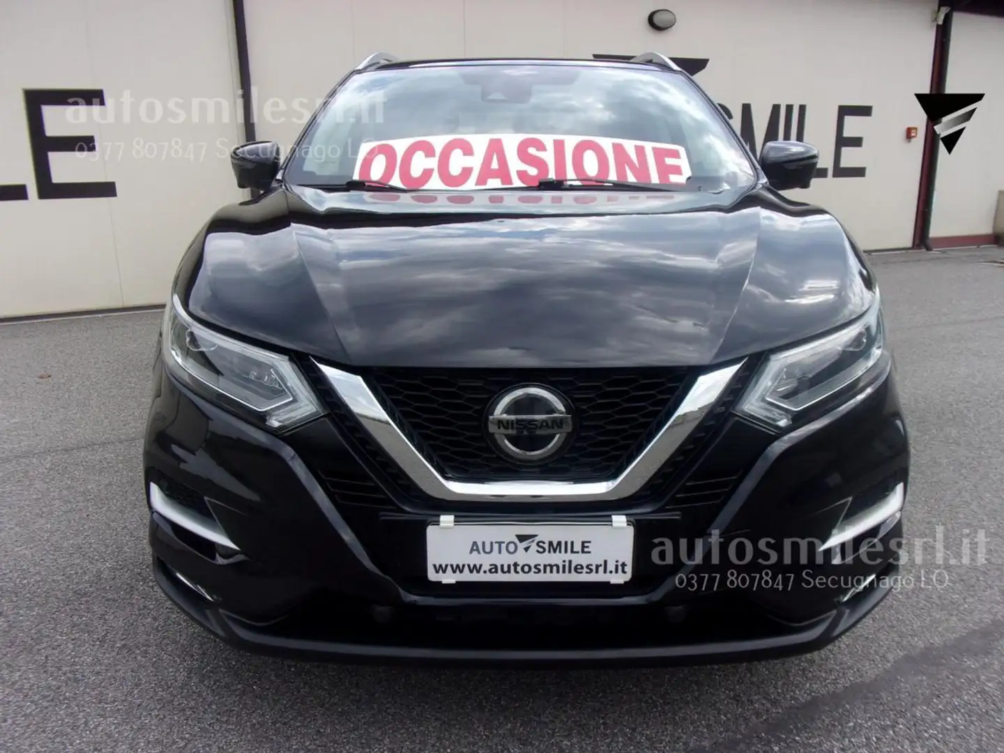 Nissan Qashqai 1.3 DIG-T 140 CV N-Connecta Zwart - 2
