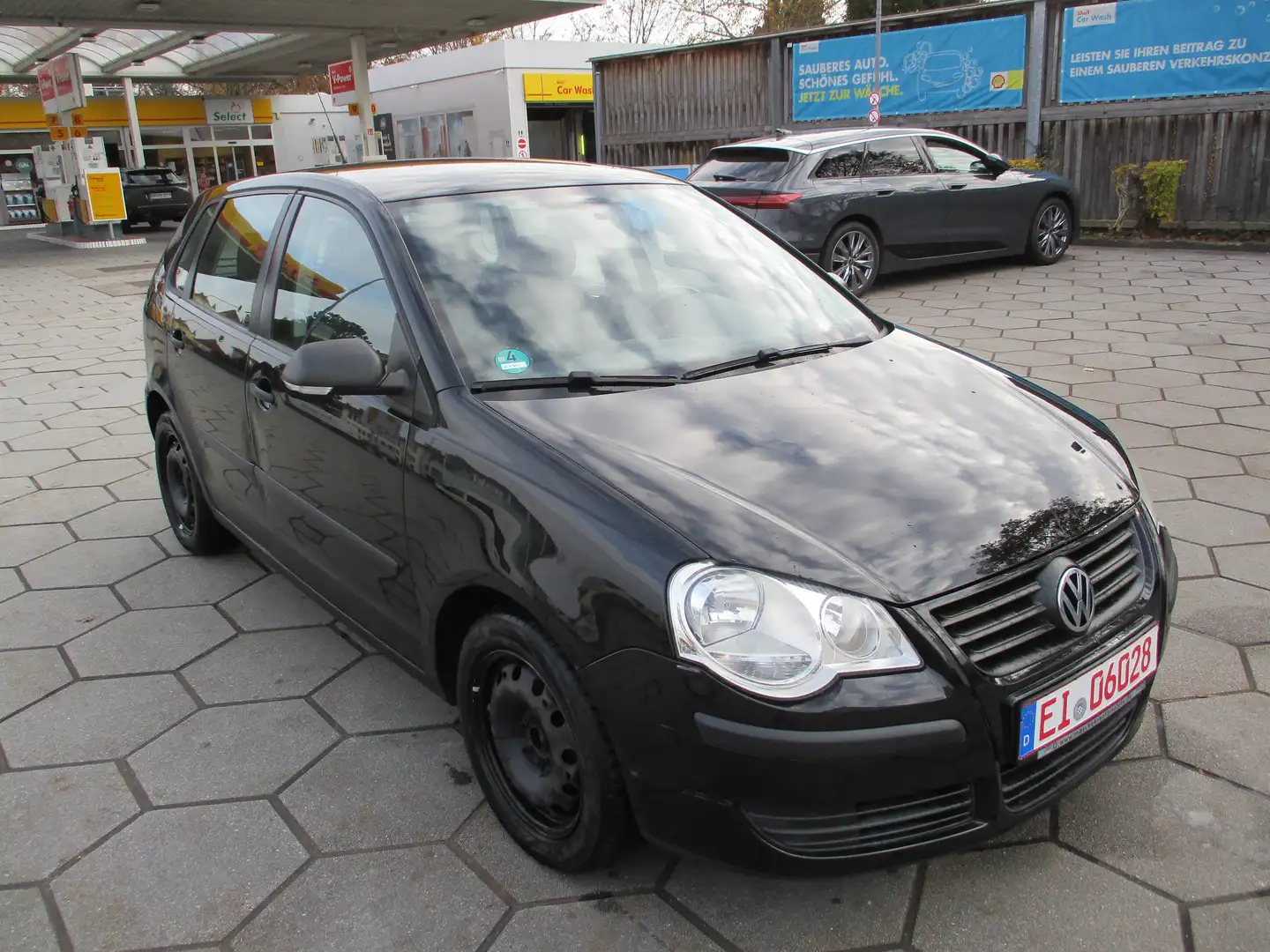 Volkswagen Polo Tour Schwarz - 1