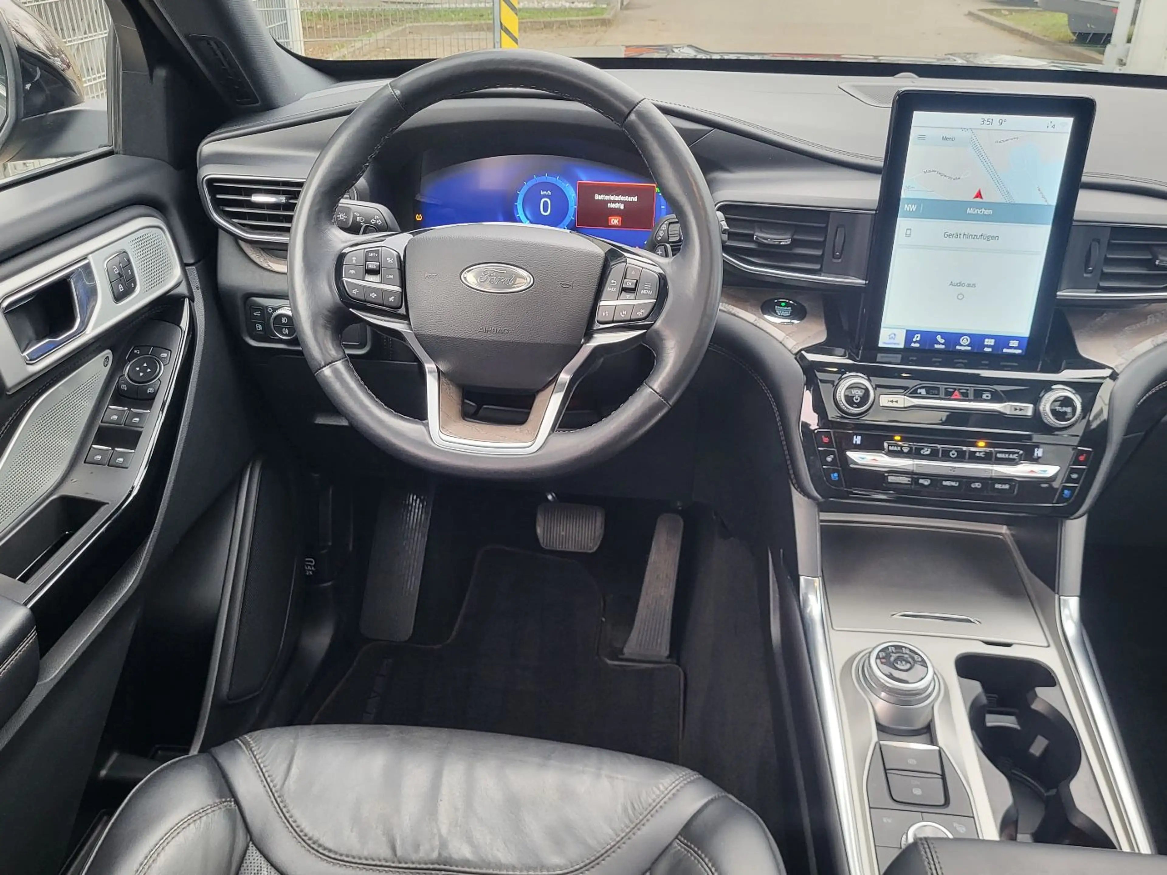 Ford Explorer Platinum 7-Sitze Navi Kam. Glasdach AHK — photo 11