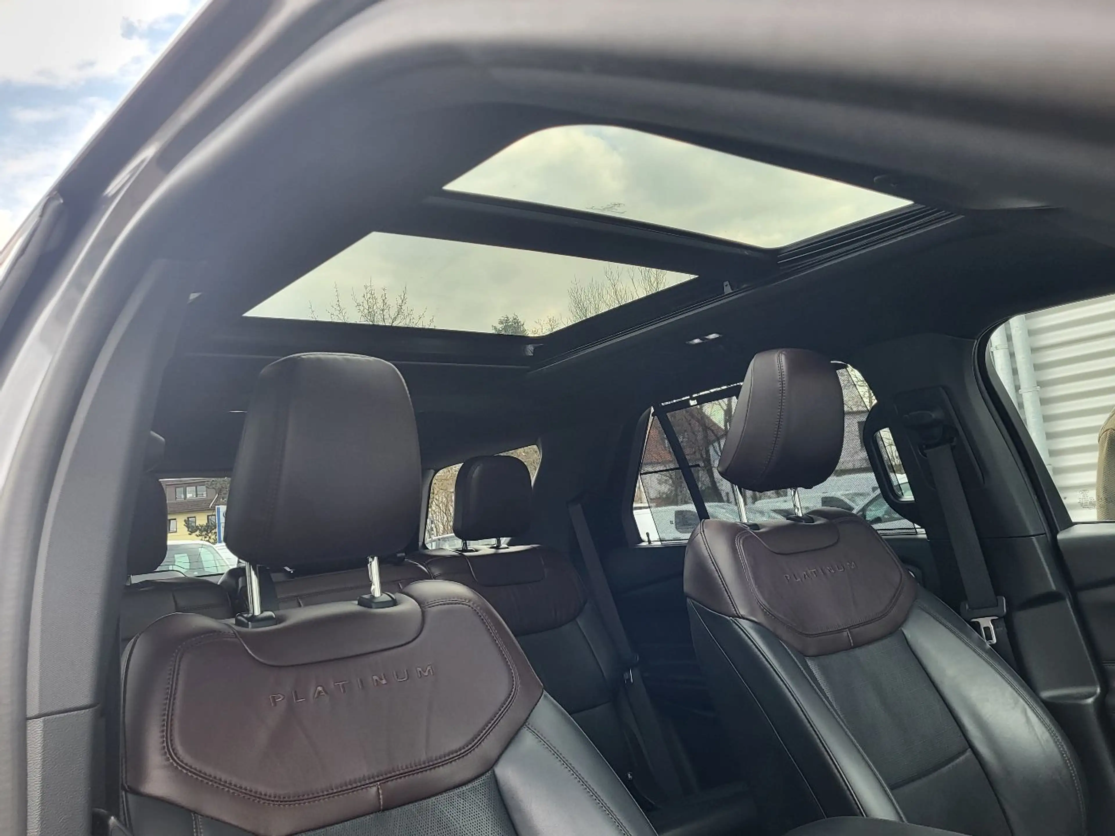 Ford Explorer Platinum 7-Sitze Navi Kam. Glasdach AHK — photo 7
