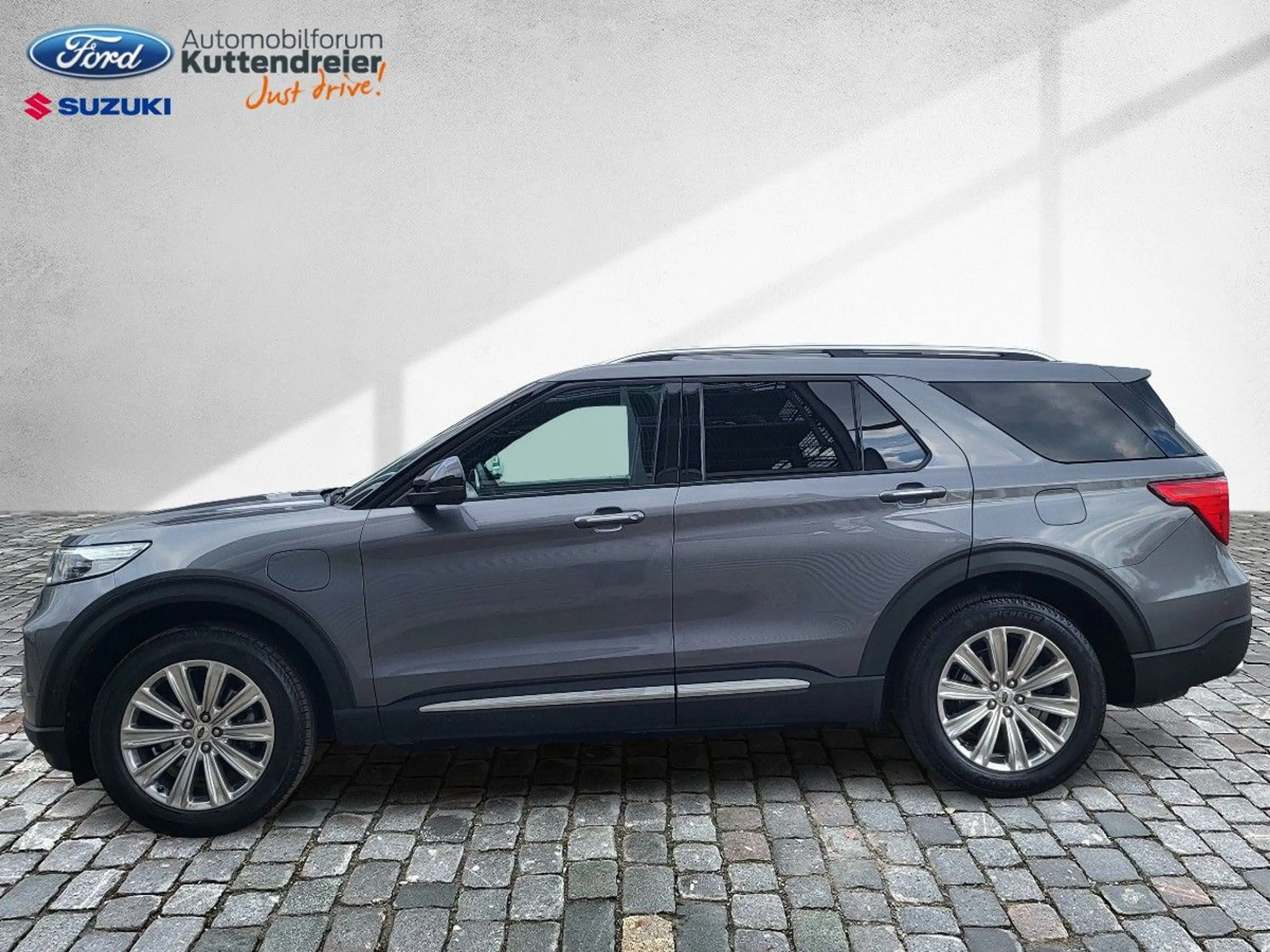Ford Explorer Platinum 7-Sitze Navi Kam. Glasdach AHK — photo 12