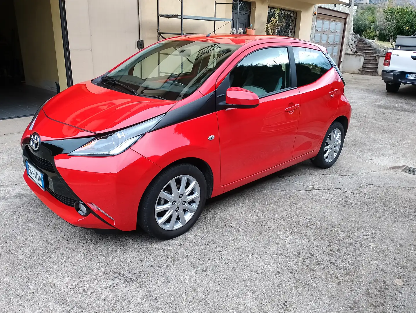 Toyota Aygo Aygo 5p 1.0 x-cool m-mt Rosso - 2