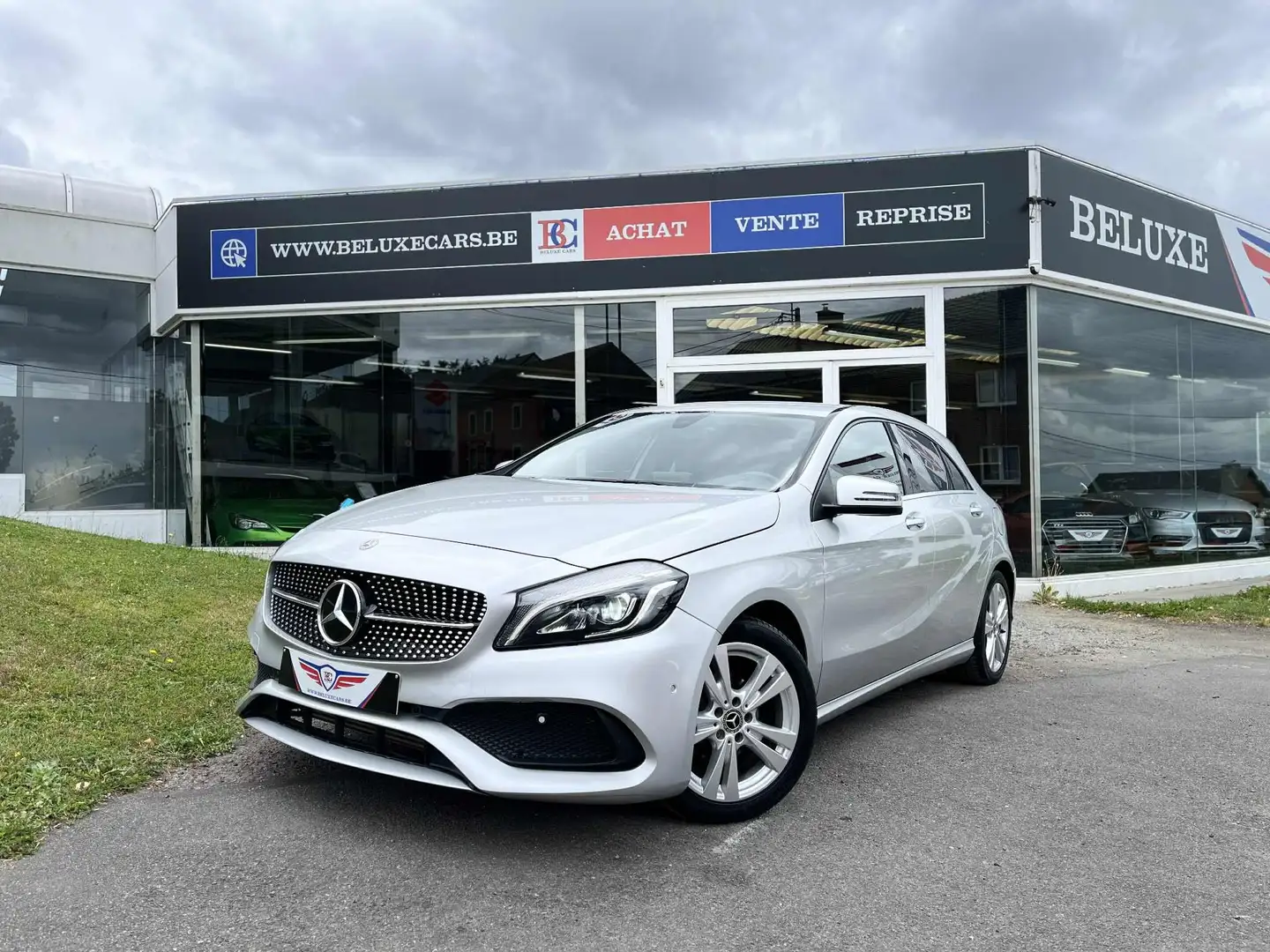 Mercedes-Benz A 180 A 180 d *LED*BI XENON*NAVIGATION*ATT REM* Grijs - 1