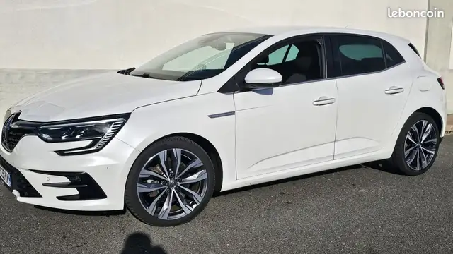 Renault Megane iv 1.6 hybrid e-tech intens 43.000 km
