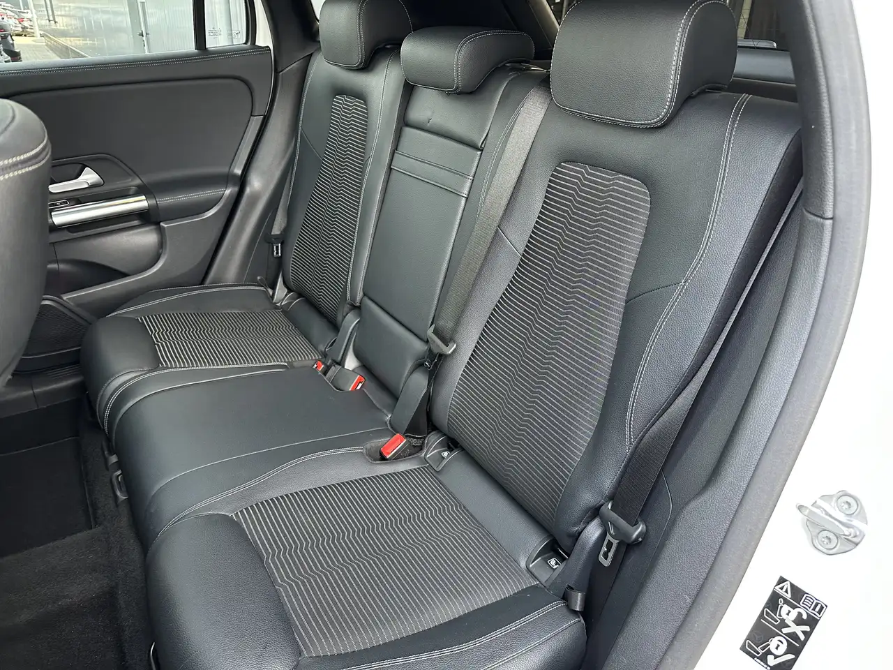 Mercedes-Benz GLA 220 Progressive NAV+KAM+PANO+V-COCK+SHZ+1HD 10