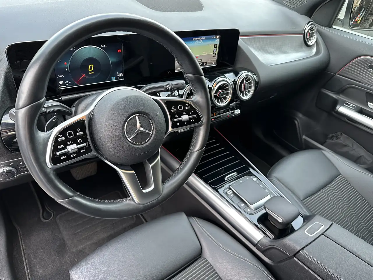 Mercedes-Benz GLA 220 Progressive NAV+KAM+PANO+V-COCK+SHZ+1HD 7