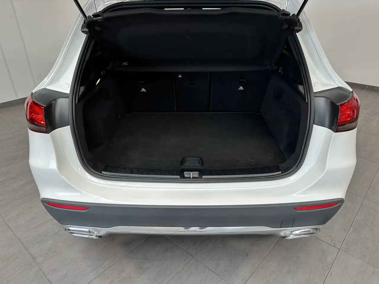 Mercedes-Benz GLA 220 Progressive NAV+KAM+PANO+V-COCK+SHZ+1HD 6