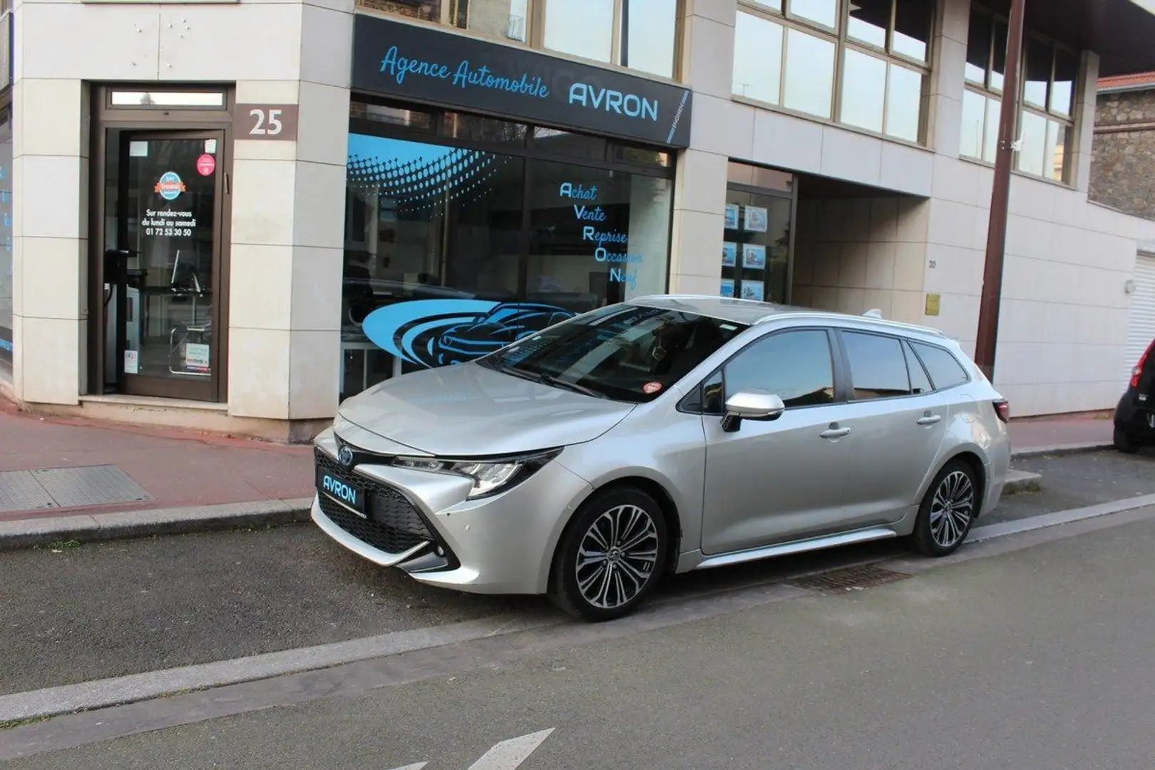 Toyota Corolla TOURING DYNAMIC 1.8 HYBRIDE 122 Szary - 1