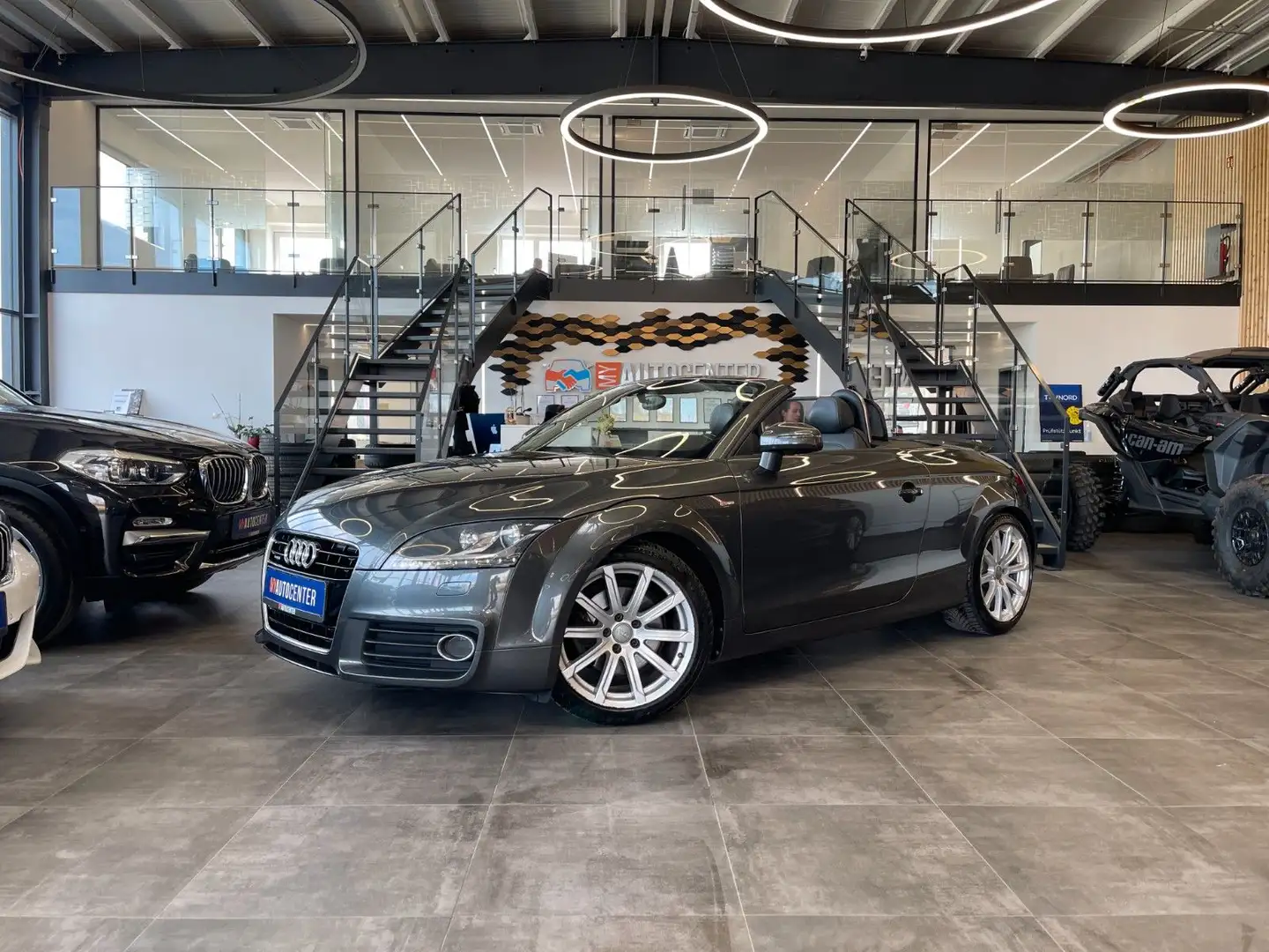 Audi TT Roadster 2.0 TDI quattro *1.HAND*BI-XEN*BOSE* Šedá - 1