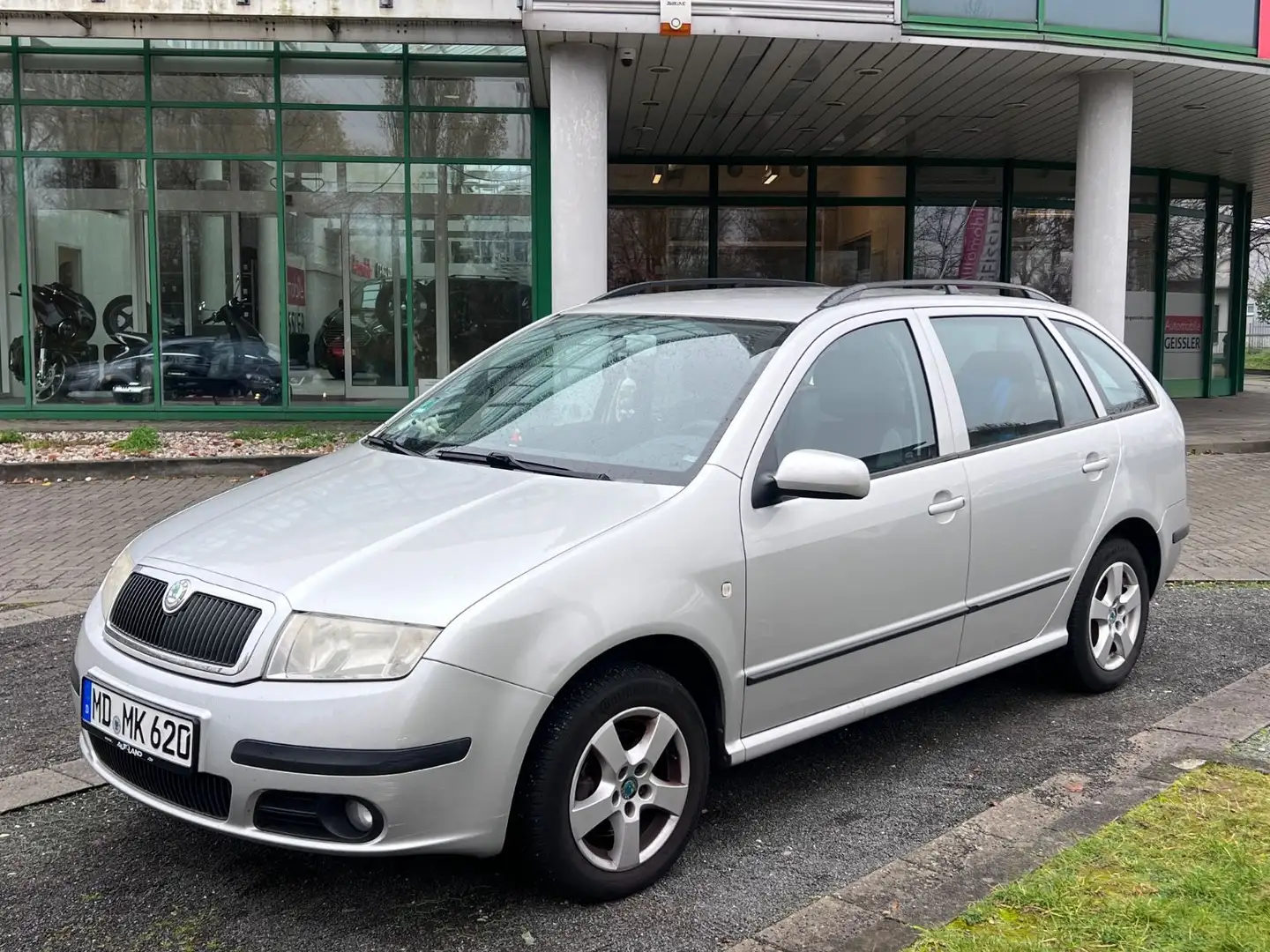 Skoda Fabia Combi Ambiente Automatik+AHK+Klima Silber - 1