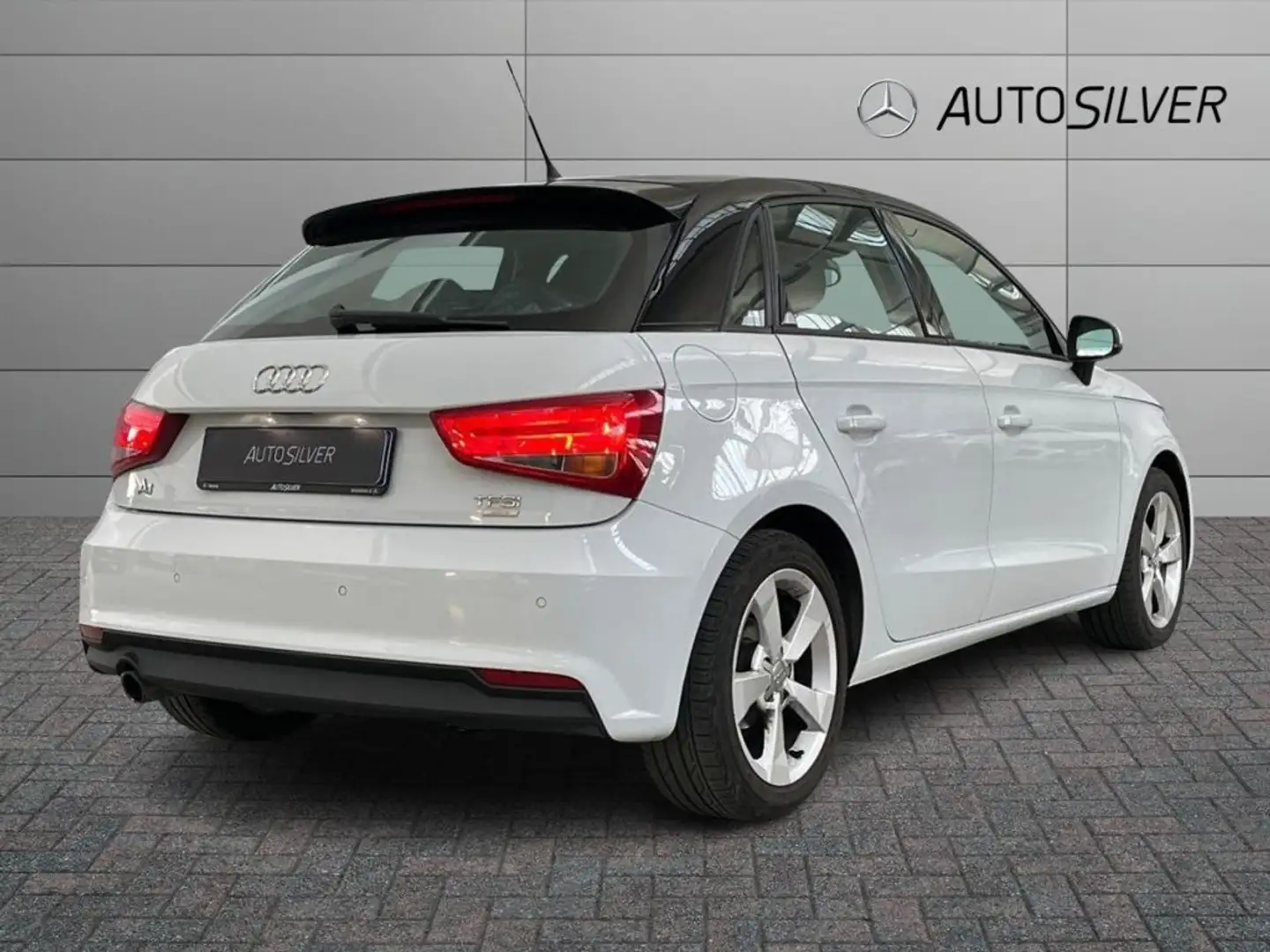 Audi A1 Sportback 1.0 82 CV TFSI Admired Bianco - 2