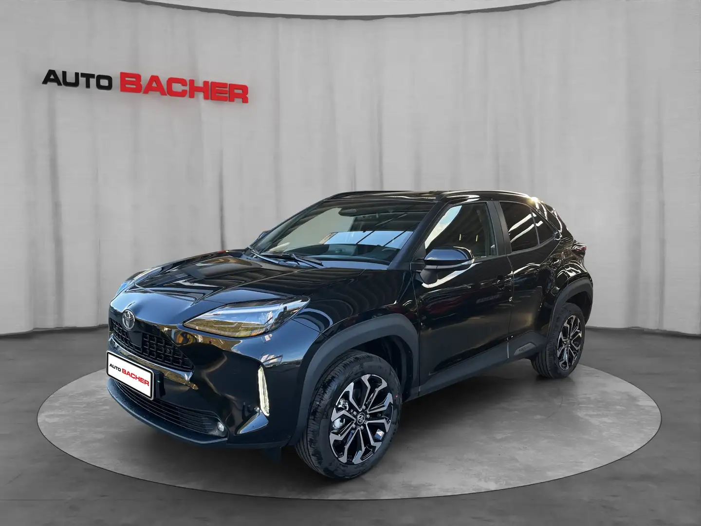 Toyota Yaris Cross 1,5 l 4x4 Hybrid Active Drive Noir - 1