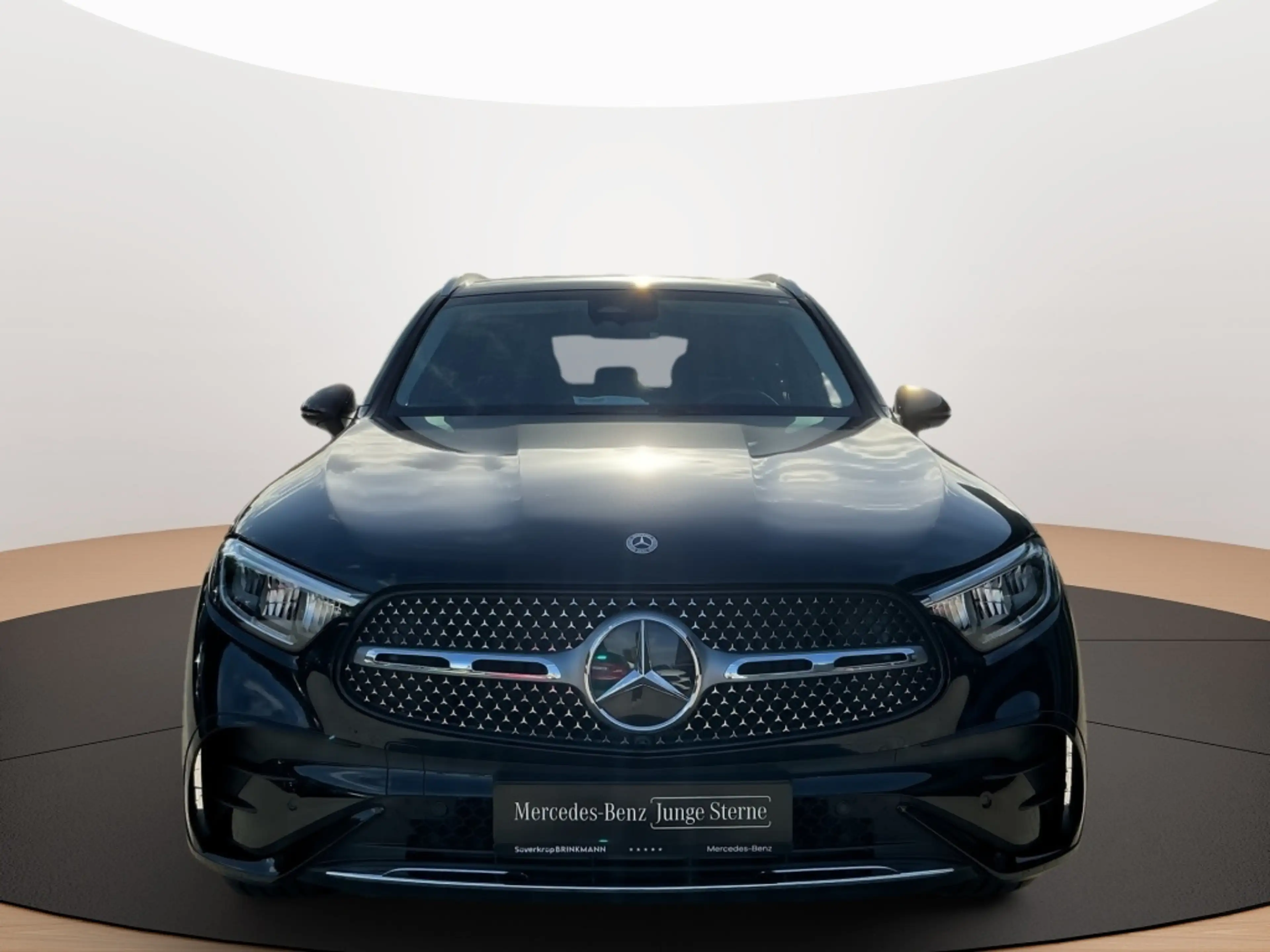 Mercedes-Benz GLC 300 4M AMG MEMO AHK KAMERA PANO SPUR PDC SHD — photo 4