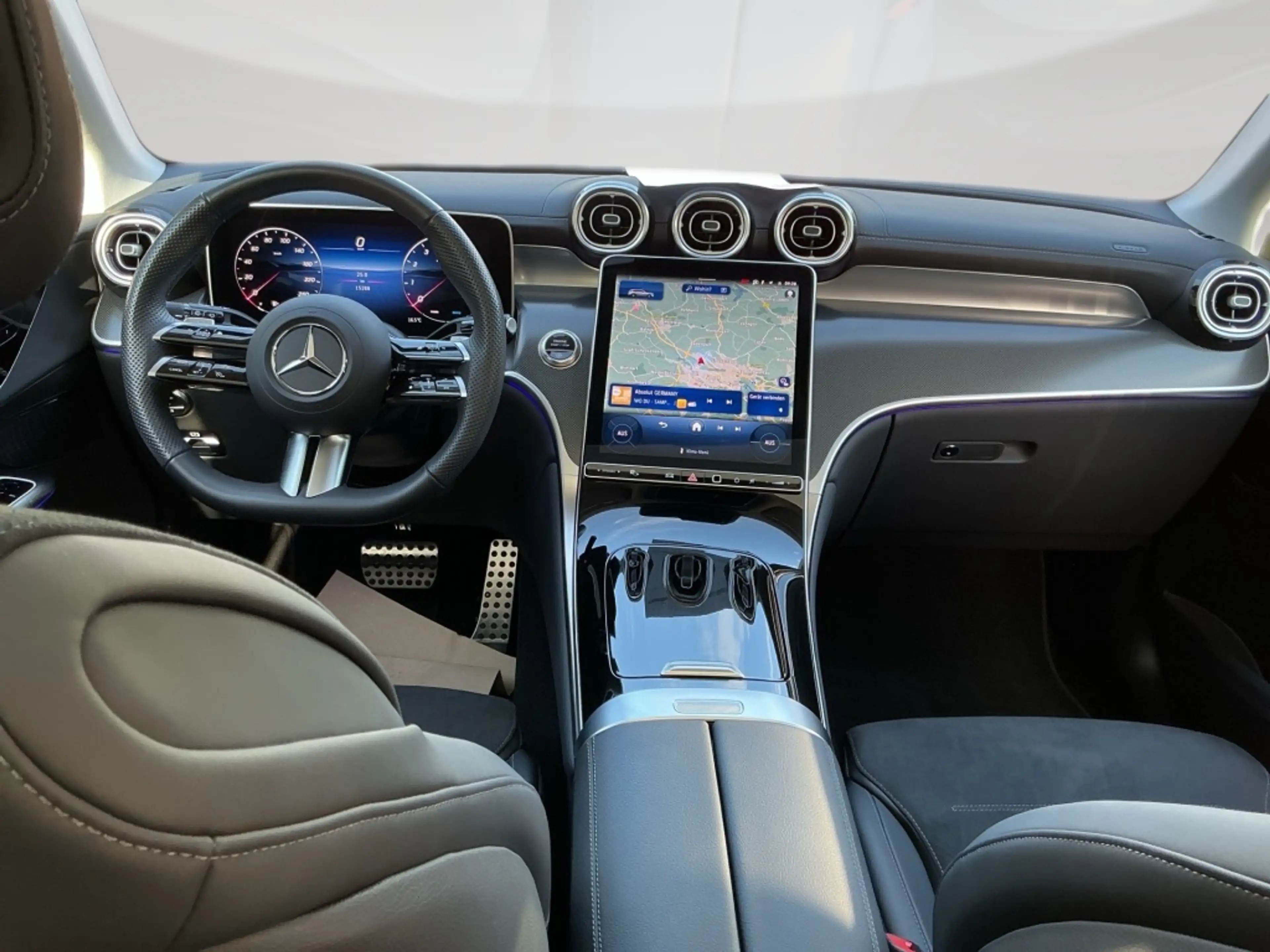 Mercedes-Benz GLC 300 4M AMG MEMO AHK KAMERA PANO SPUR PDC SHD — photo 13