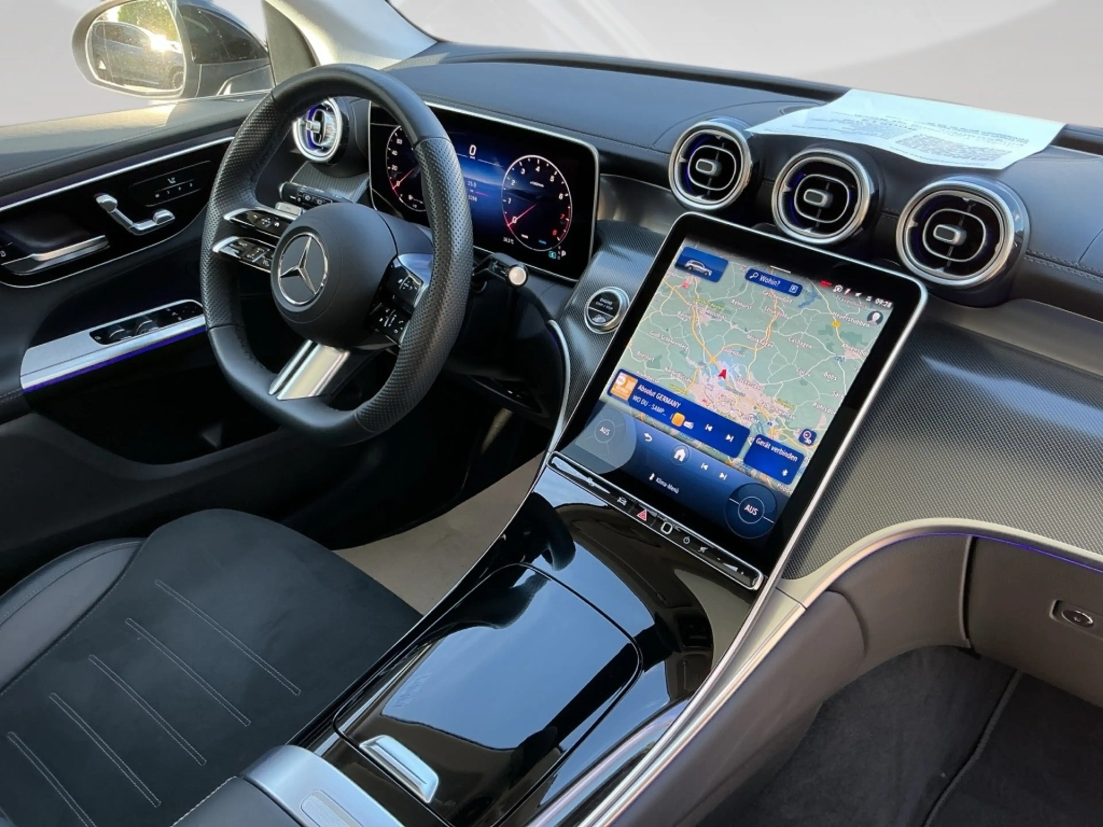Mercedes-Benz GLC 300 4M AMG MEMO AHK KAMERA PANO SPUR PDC SHD — photo 11
