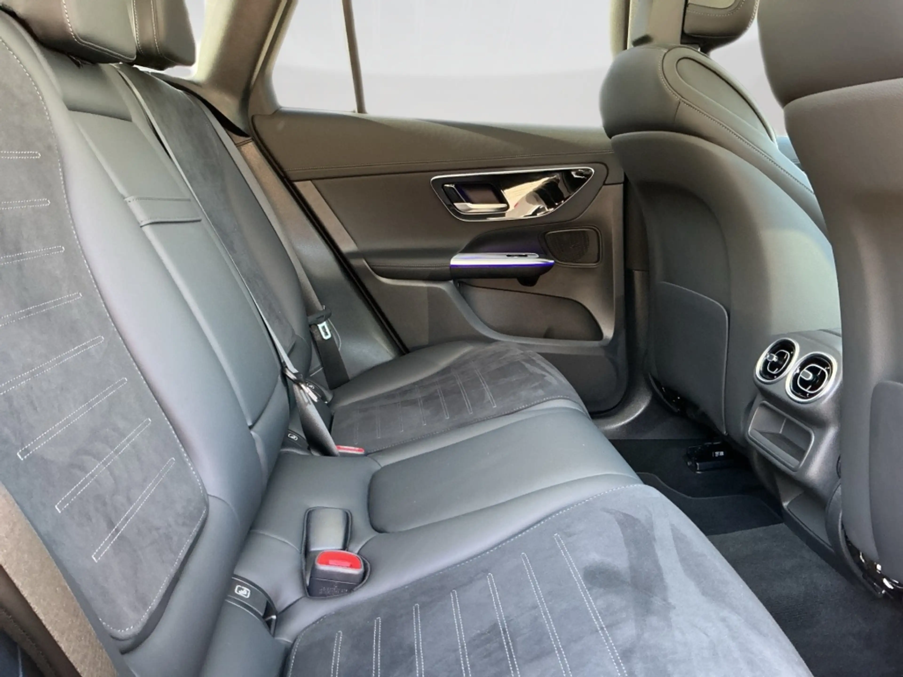 Mercedes-Benz GLC 300 4M AMG MEMO AHK KAMERA PANO SPUR PDC SHD — photo 14