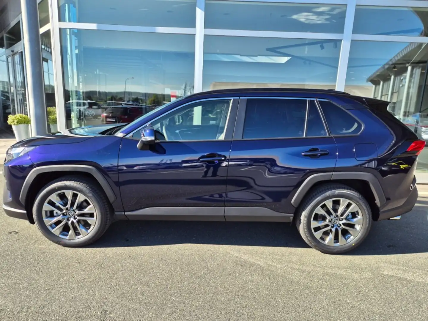 Toyota RAV 4 VIP 2,5, 218 PS 4x2 Hybrid Blau - 2