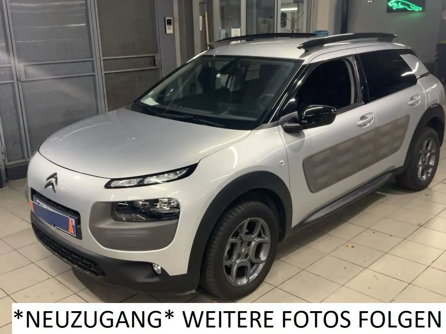 Citroen C4 Cactus Shine KAMERA NAVI CARPLAY LED TEMPOMAT AUTOMATIK Grau - 1
