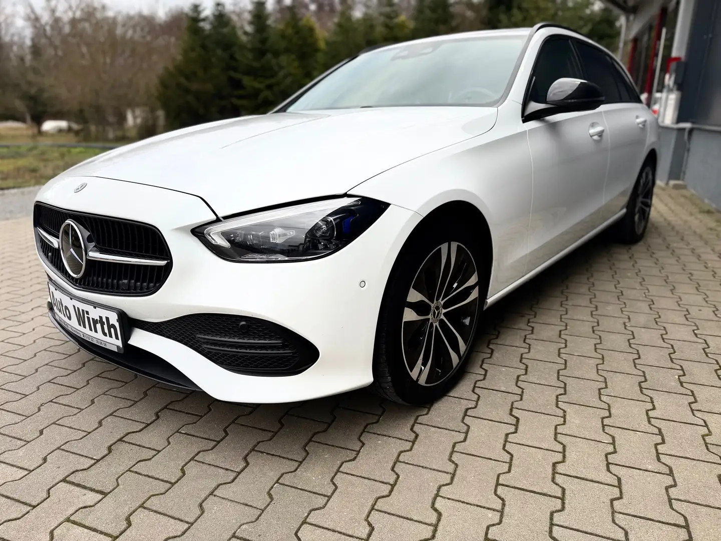 Mercedes-Benz C 200 T d 9G Avantgarde*NAV*KAM*LED*AHK*MEMORY*NIGHT*SB Blanc - 1