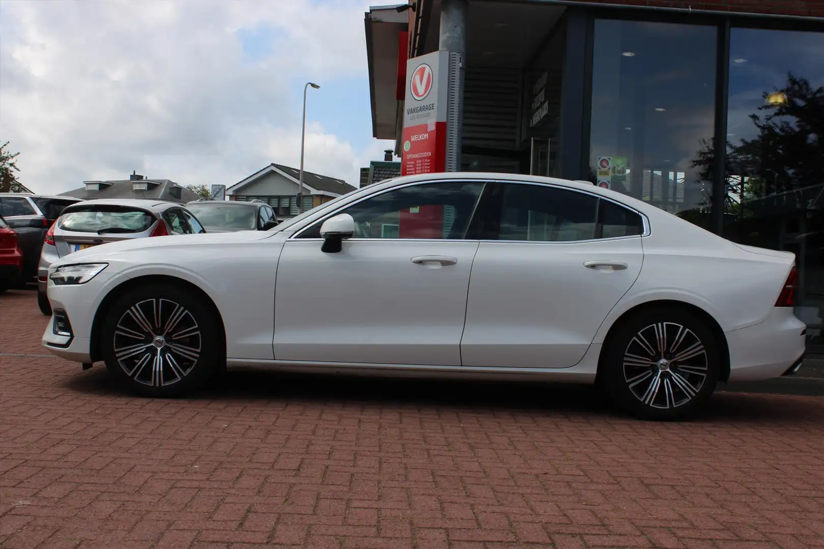 Volvo S60 B3 Hybrid *Inscription* | Carplay | Adaptive Cruis Biały - 2