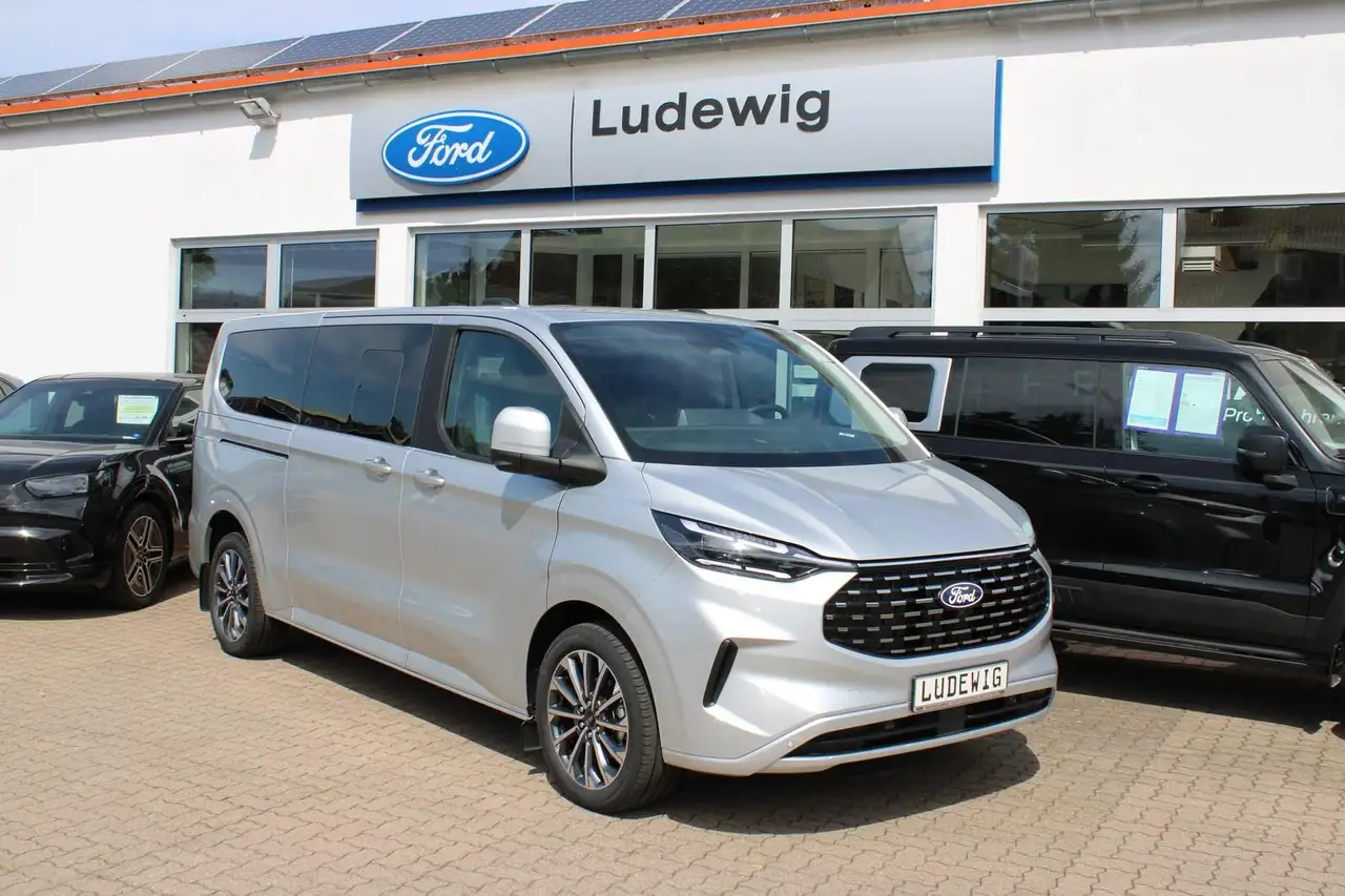 Ford Tourneo Custom 2026