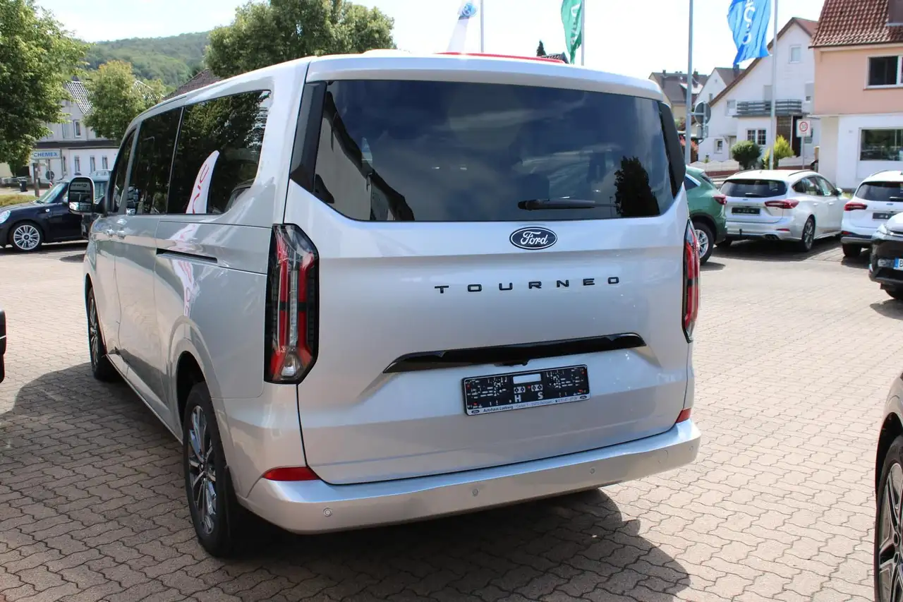 Ford Tourneo Custom 2026
