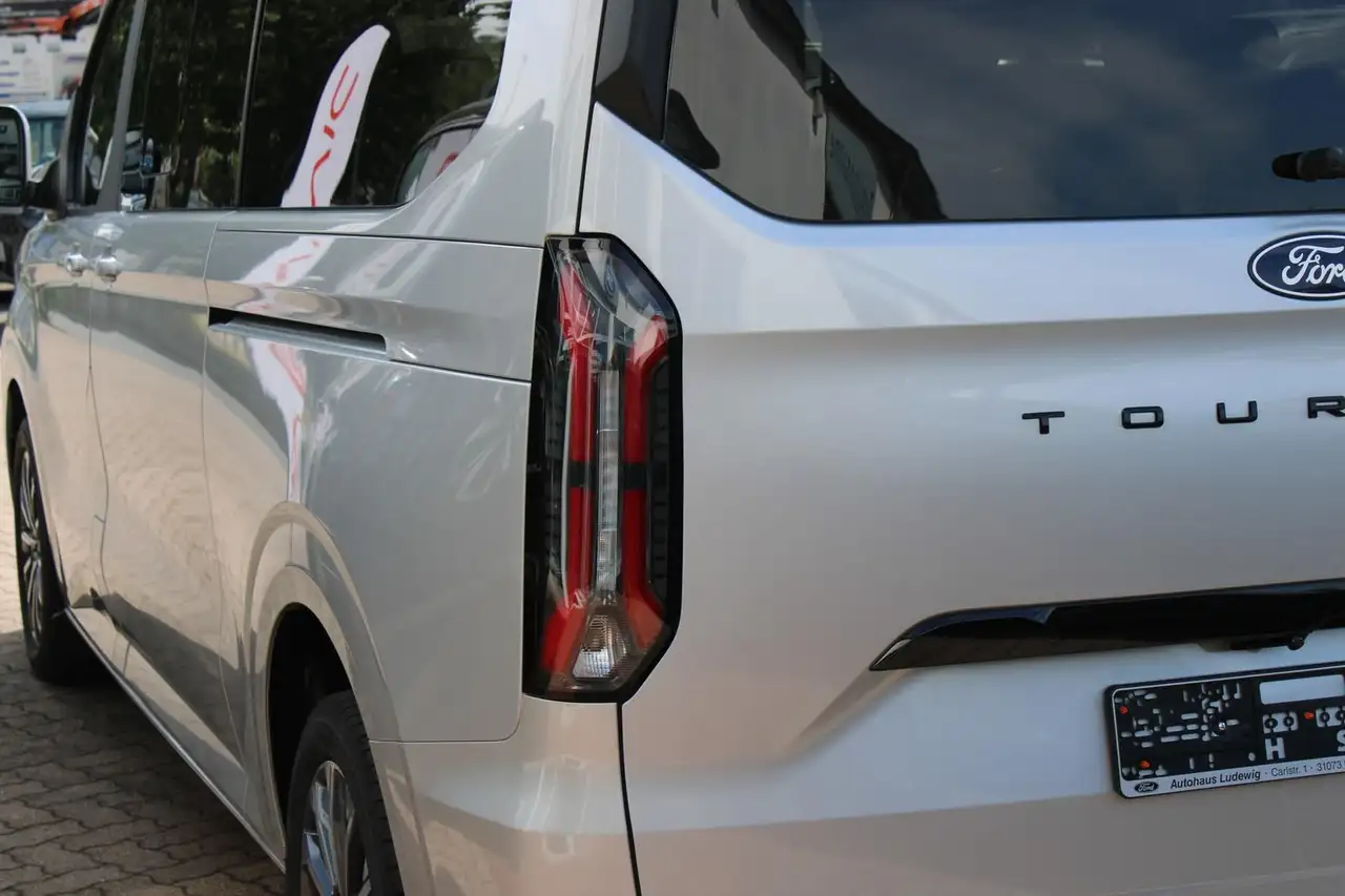 Ford Tourneo Custom 2026 — фото 6