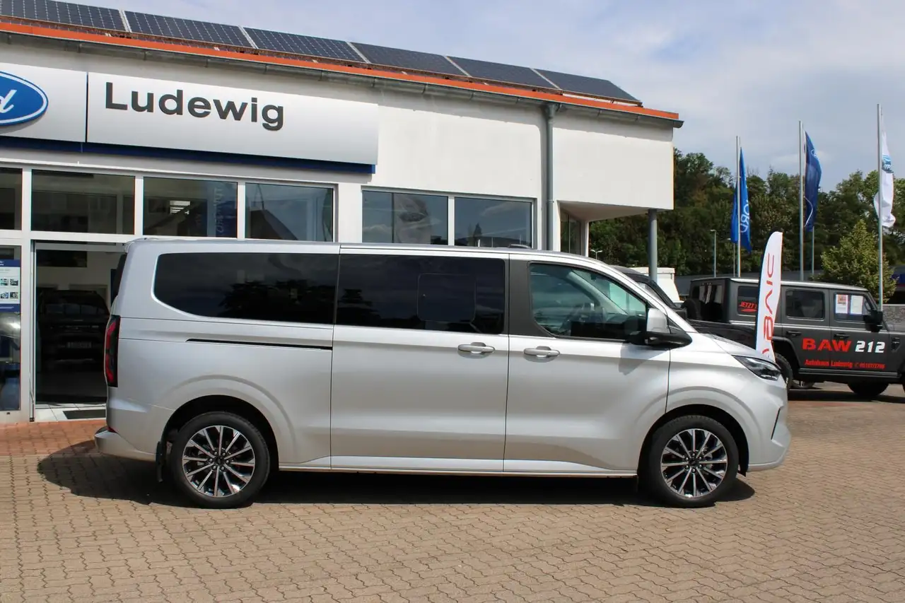 Ford Tourneo Custom 2026