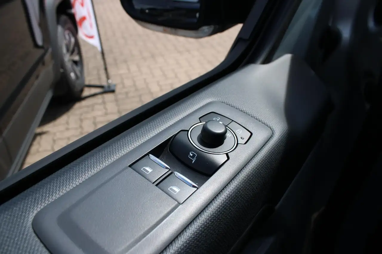 Ford Tourneo Custom 2026 — фото 13