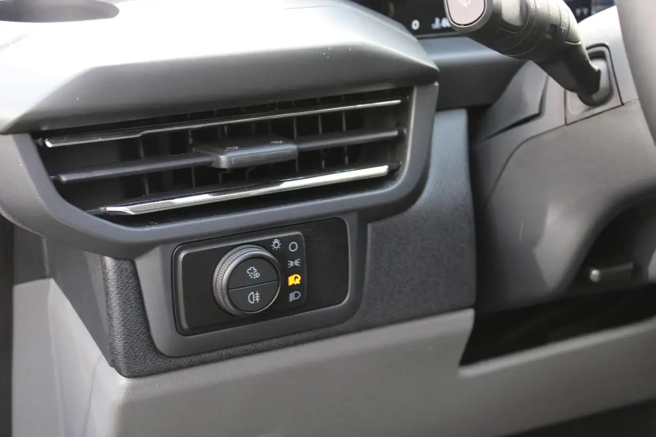 Ford Tourneo Custom 2026 — фото 15